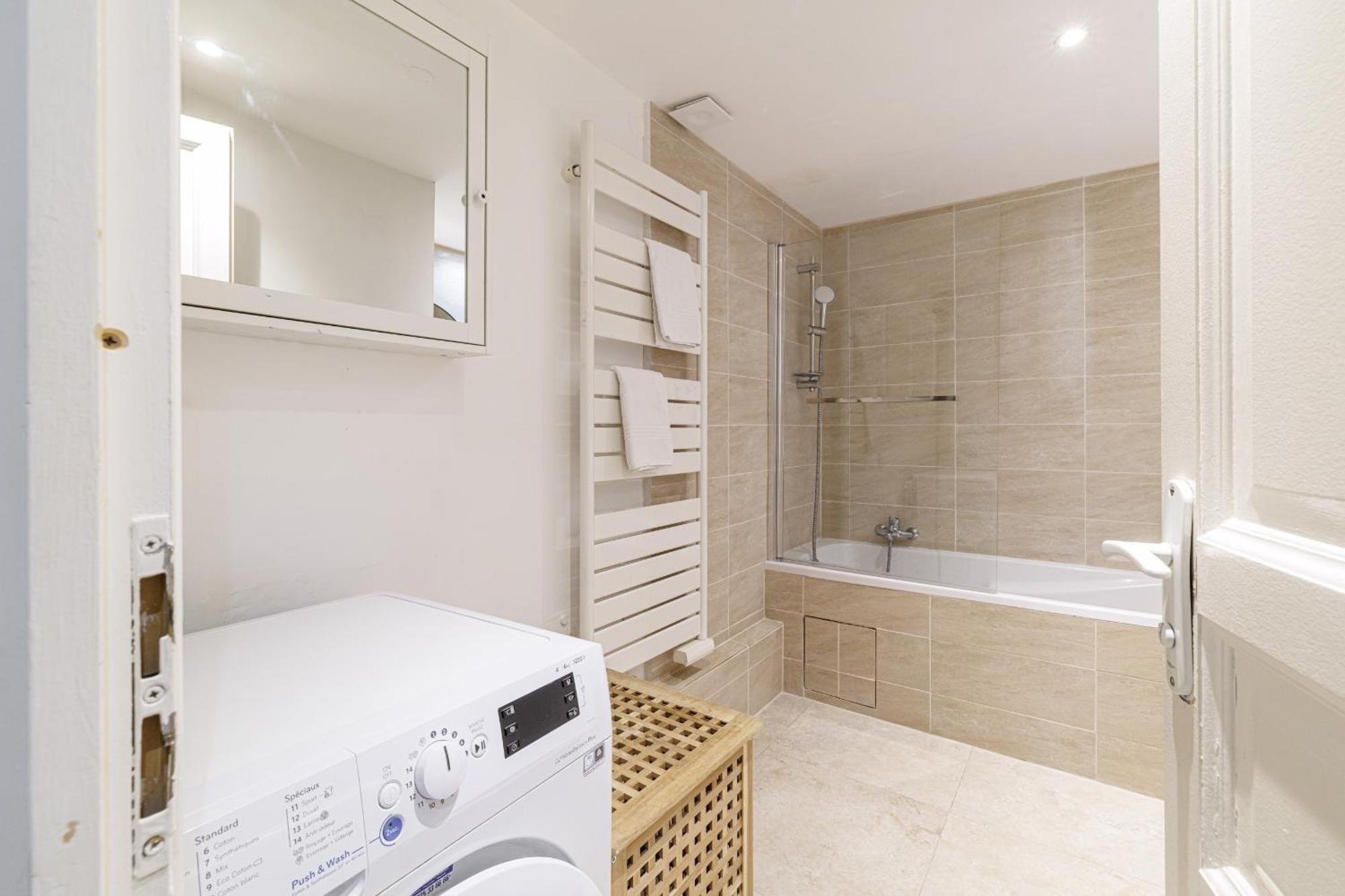 Large 3 Bdr Old Town - Ac Apartment *