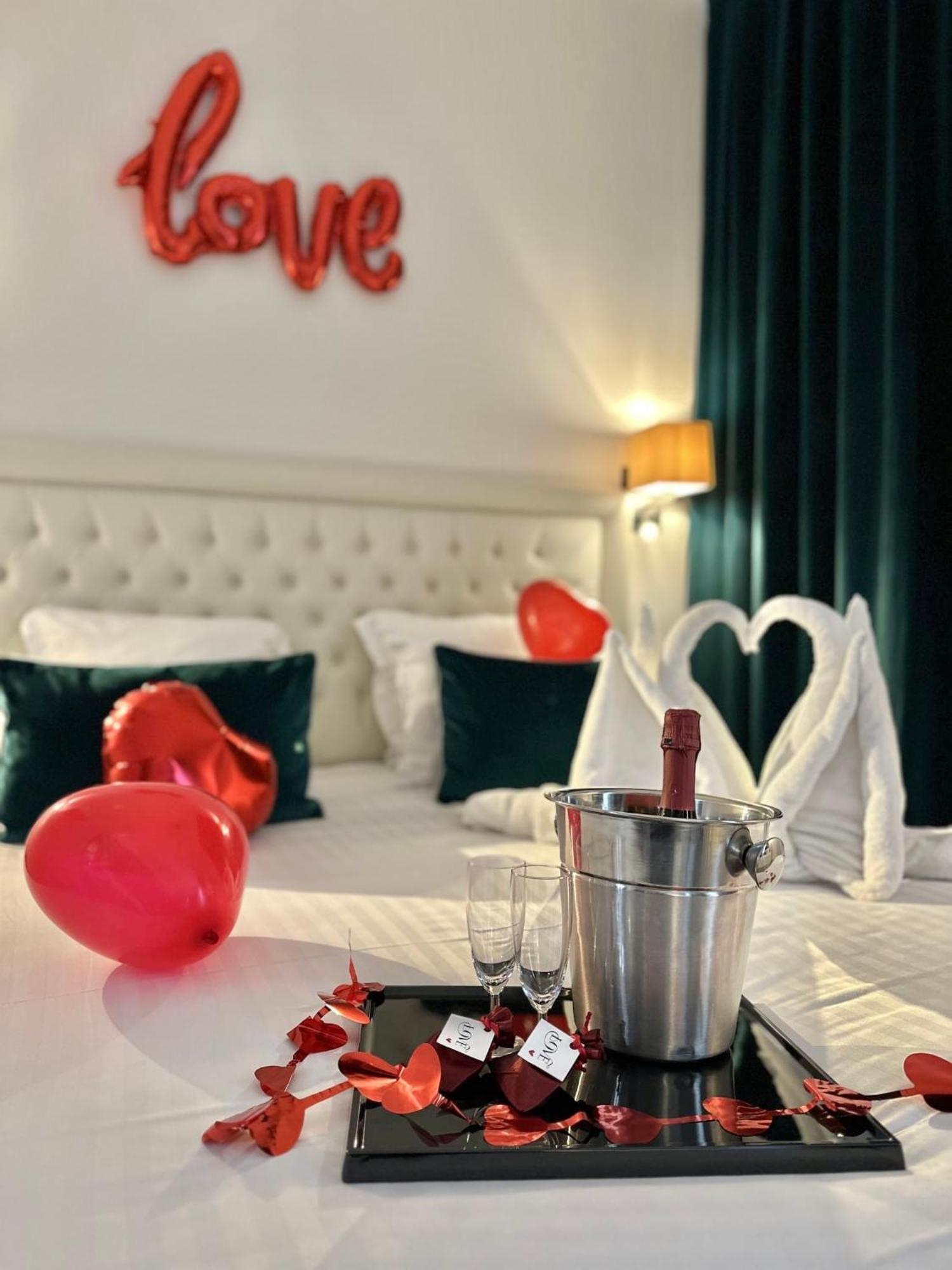 Azur Riviera Hotel