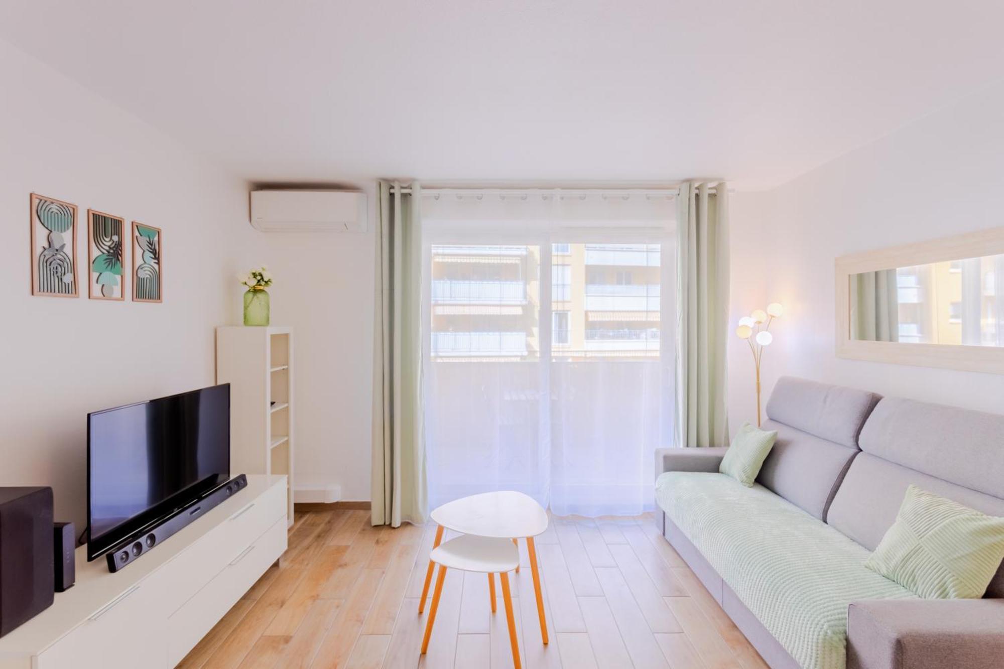 Peaceful In With Terrace, Parking Apartment