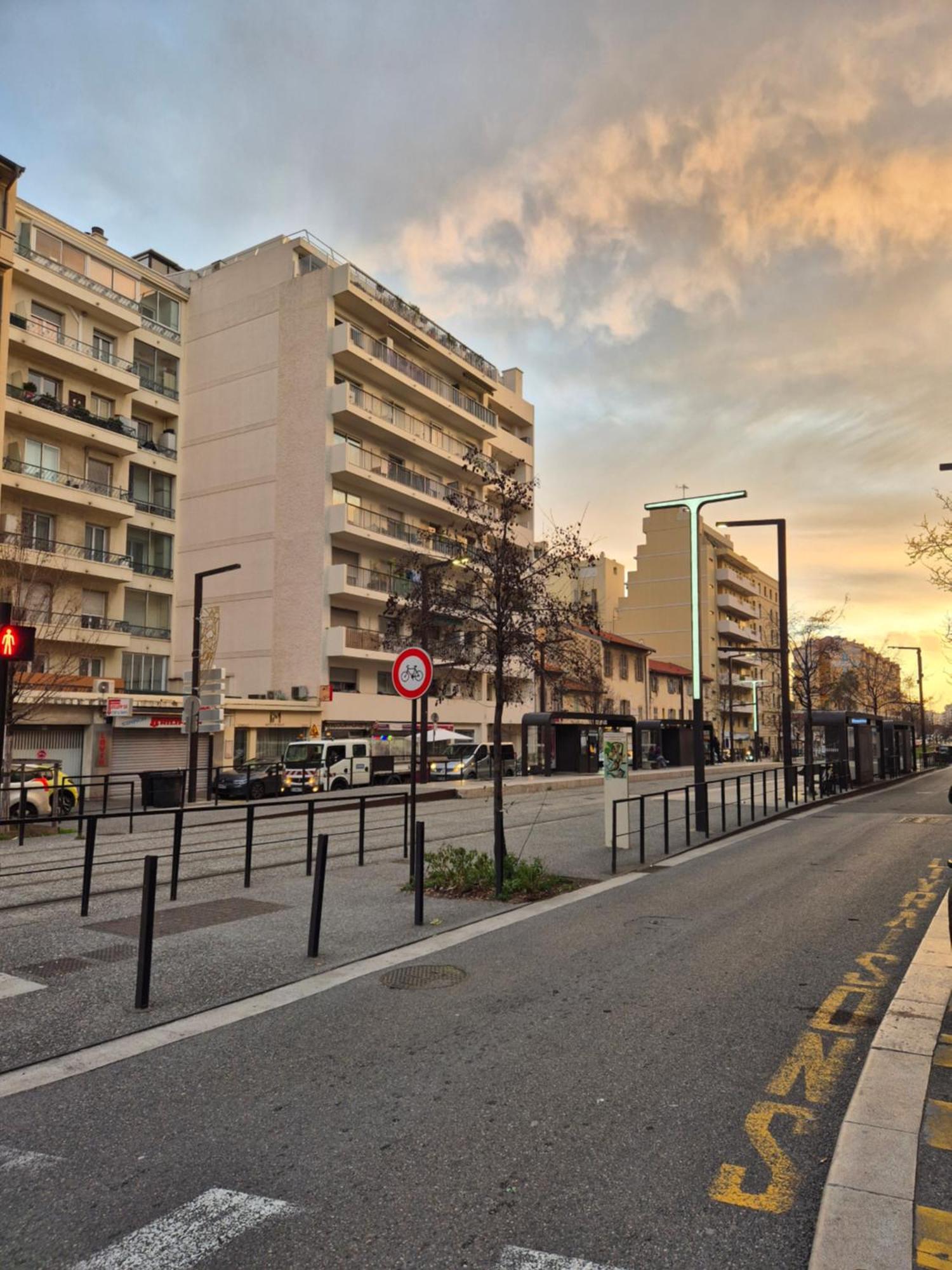 Appartement à 2 Pas De La Promenade Des Vue 7 Avenue De Fabron