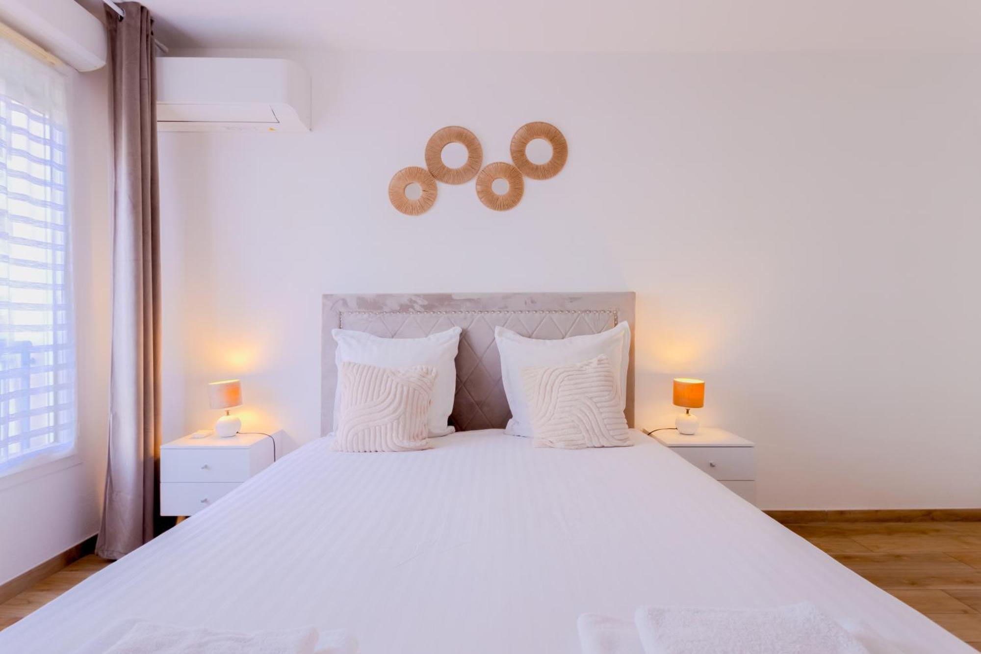 Peaceful In With Terrace, Parking Apartment Nice