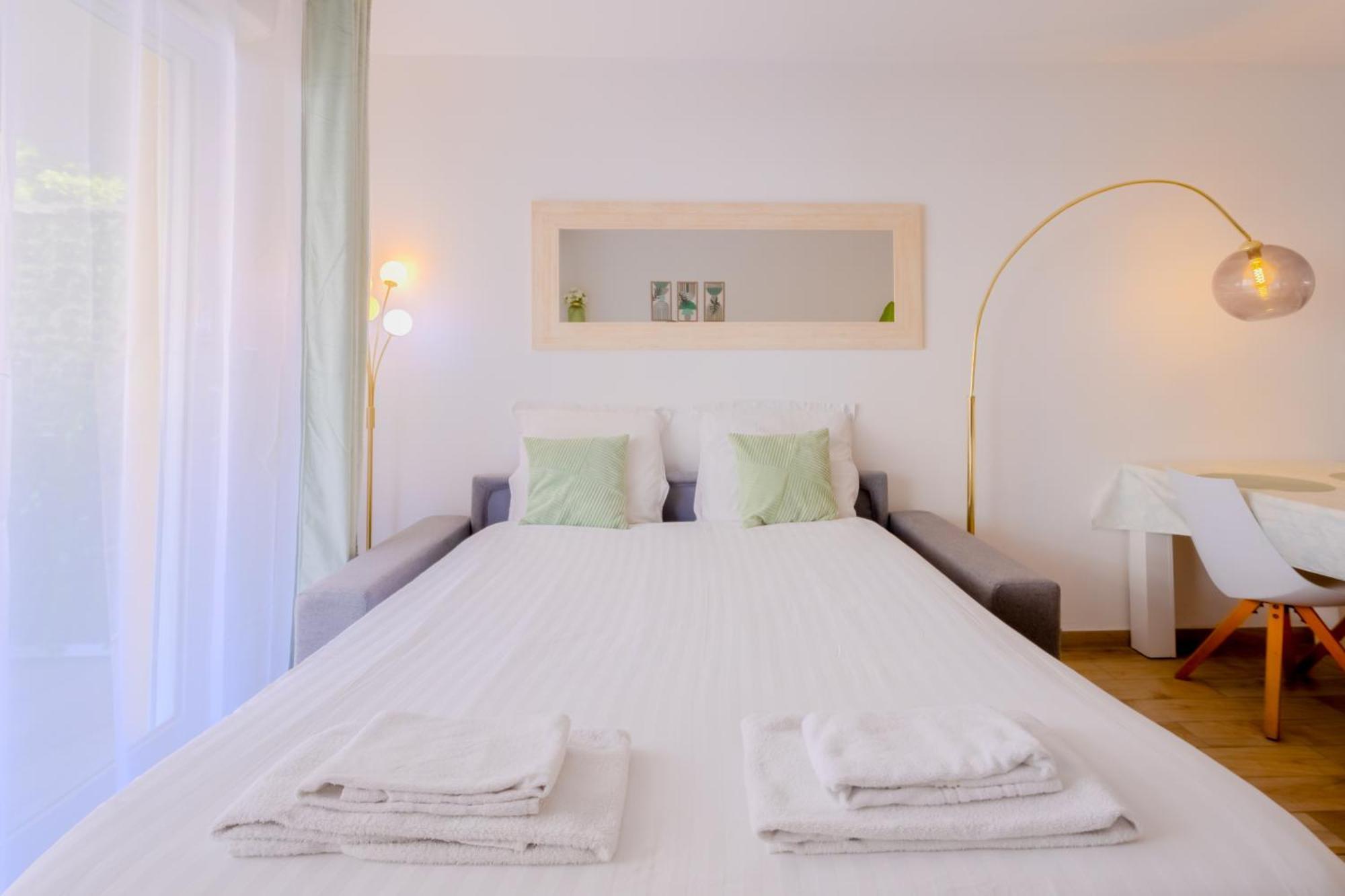 Peaceful In With Terrace, Parking *