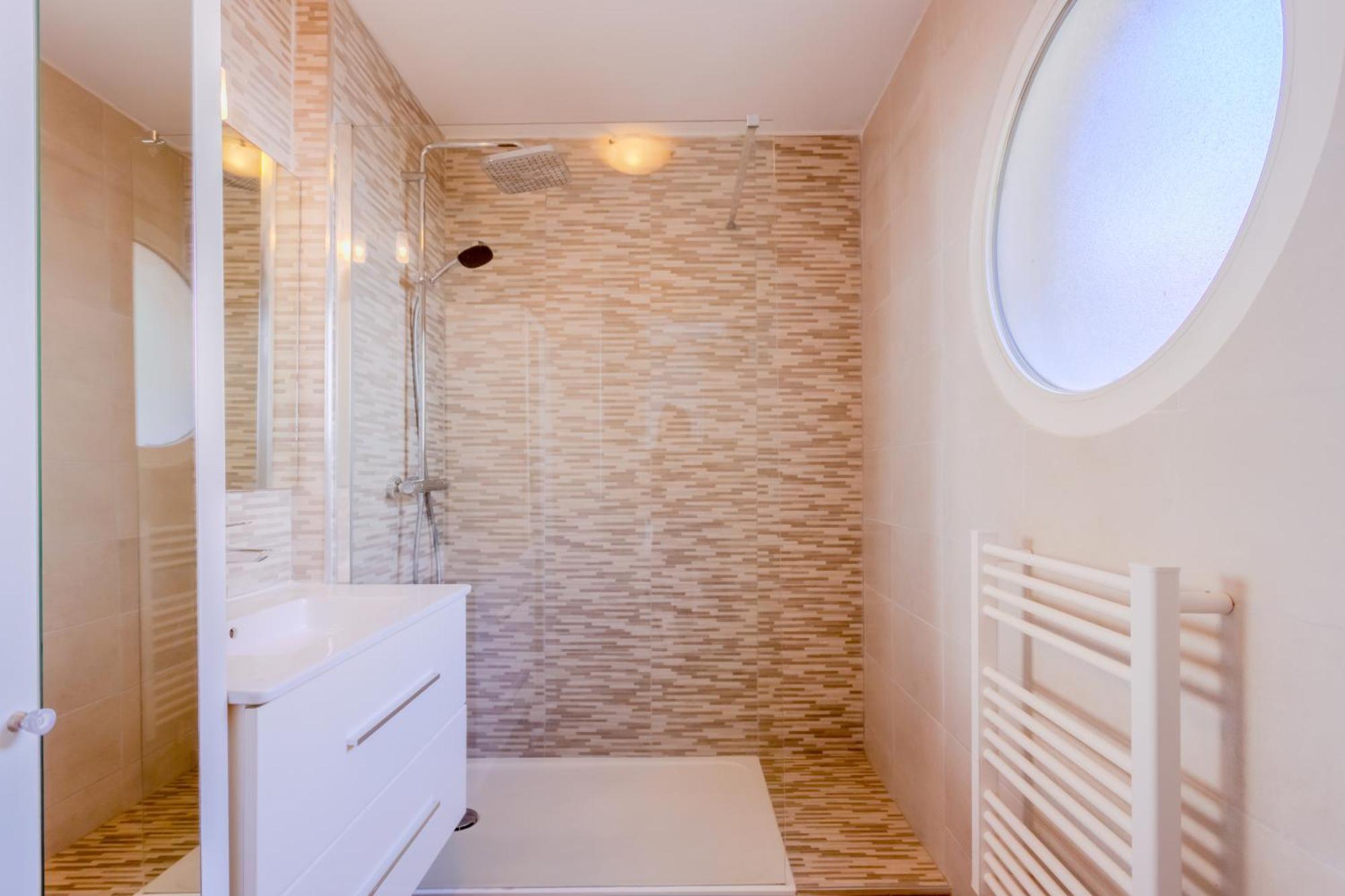 Peaceful In With Terrace, Parking Apartment Nice