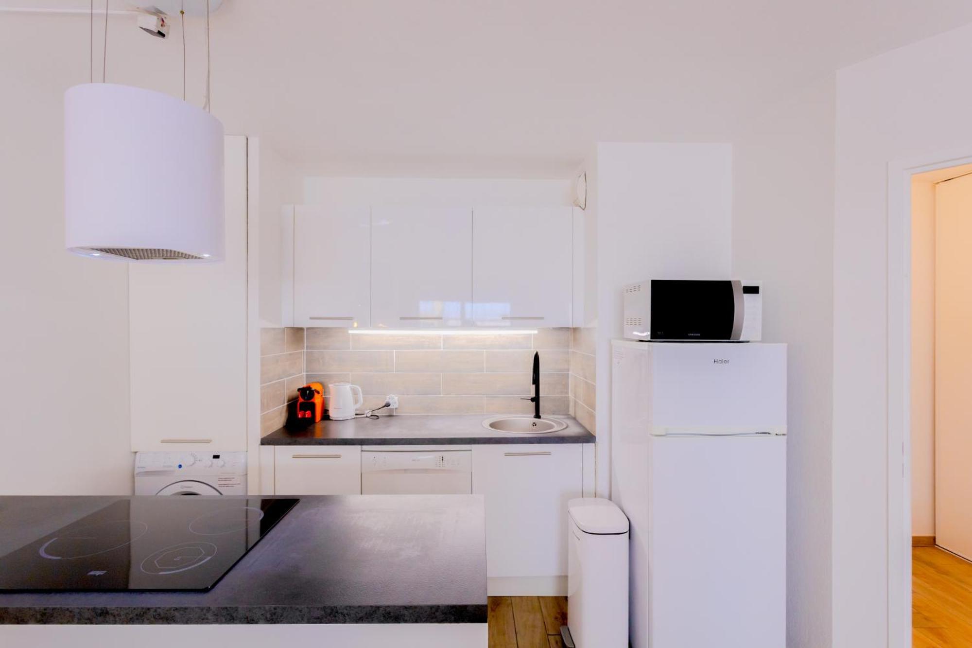 Peaceful In With Terrace, Parking Apartment