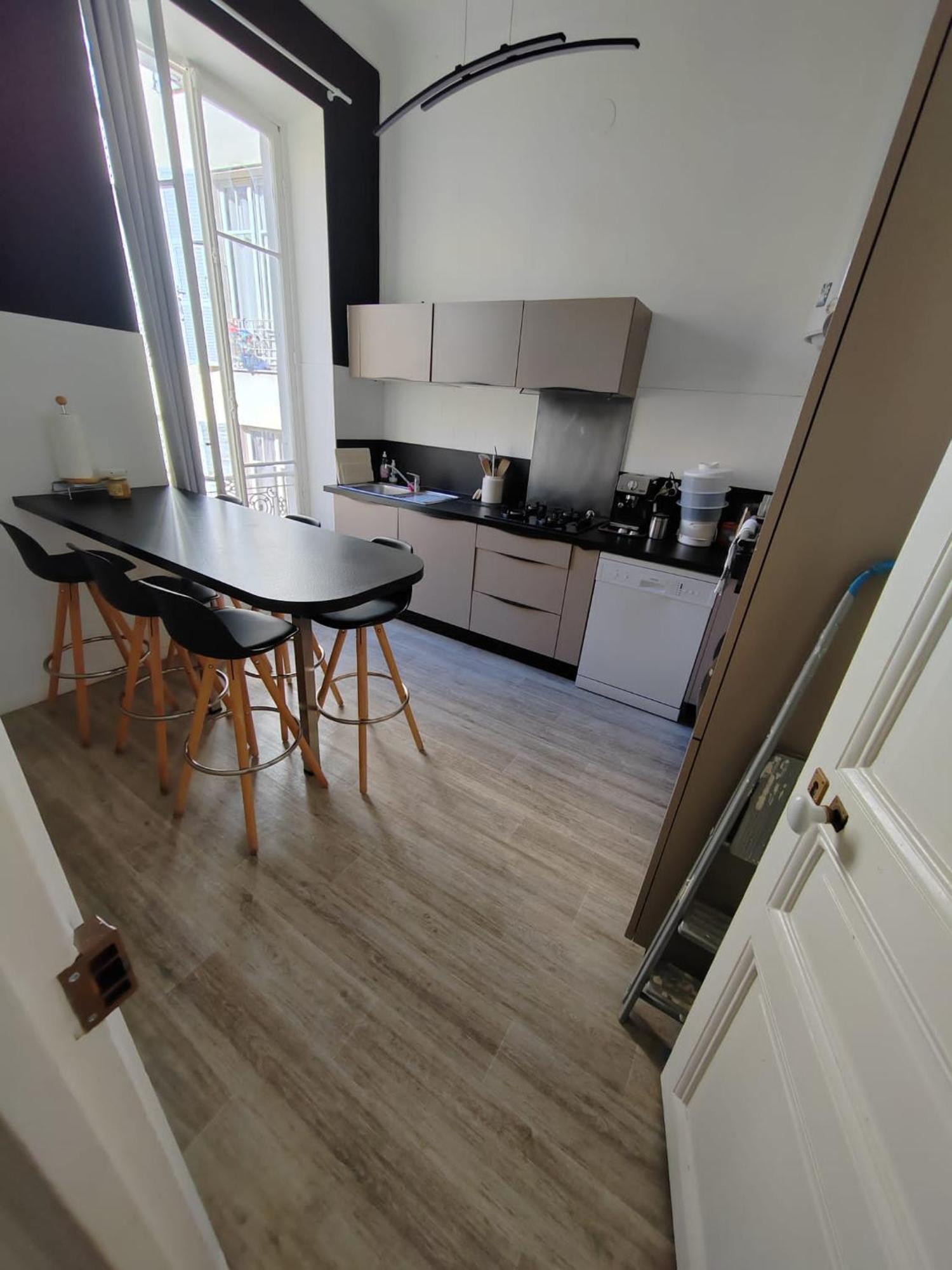 Plein Centre Magnifique Double Climatisee