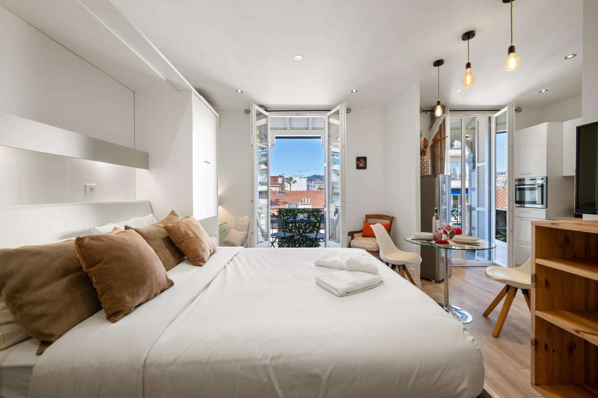 Belazur - L'art De Vivre Au Coeur De