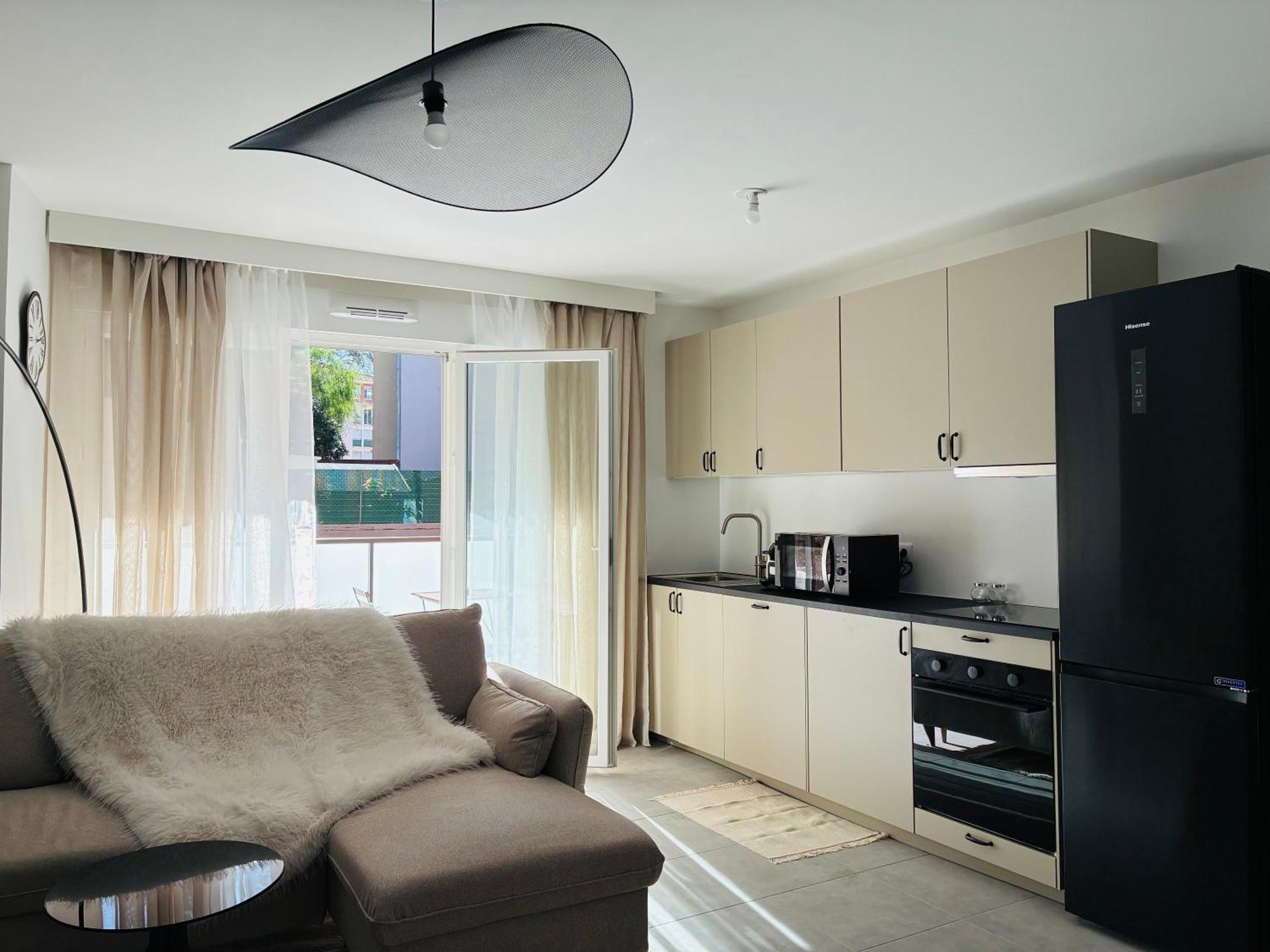 Aya - Renovated Air-conditioned Duplex With Garden Apartment Nice