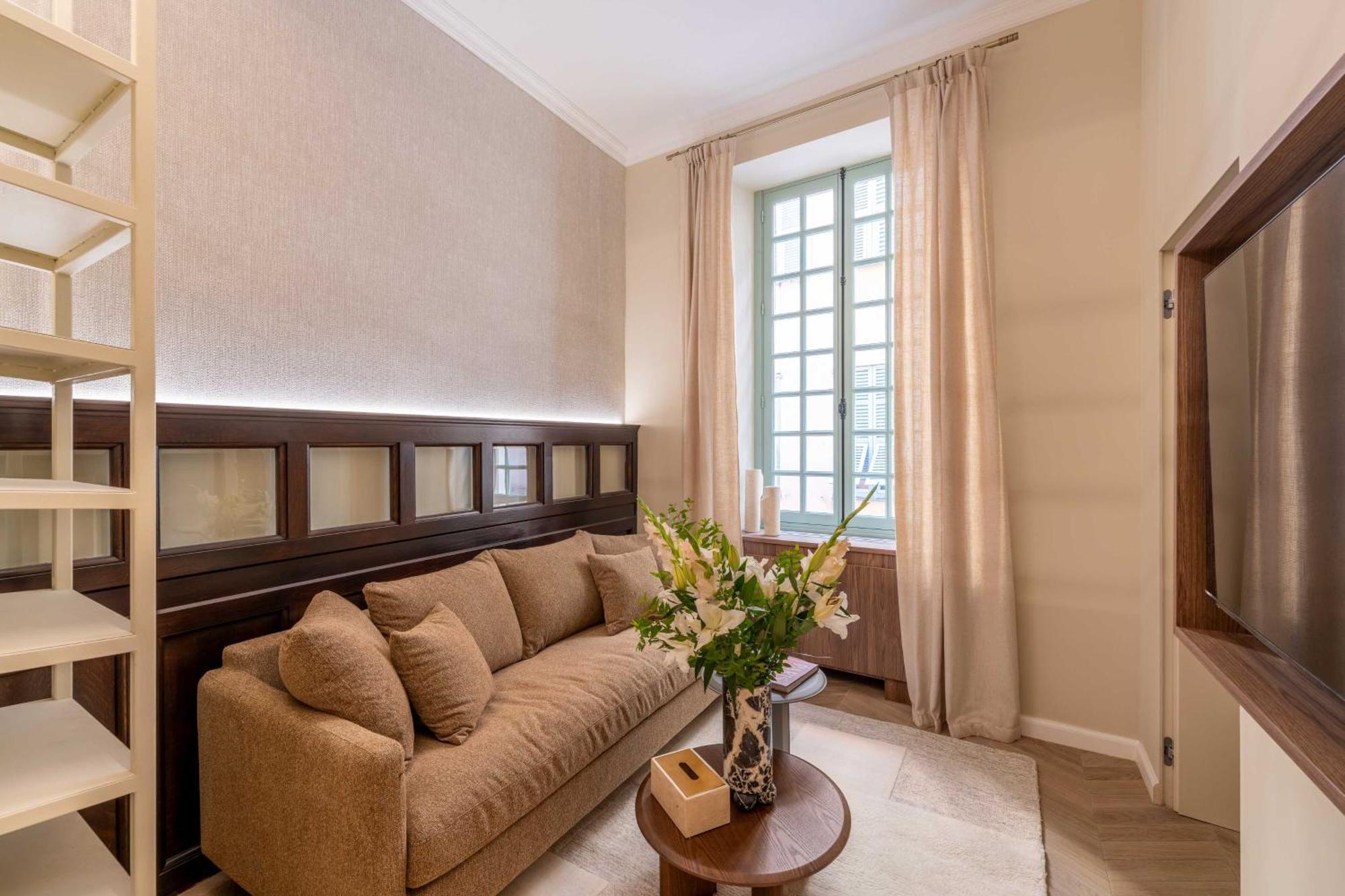 Apartment 2bdr 6p A C - Heart Of - *