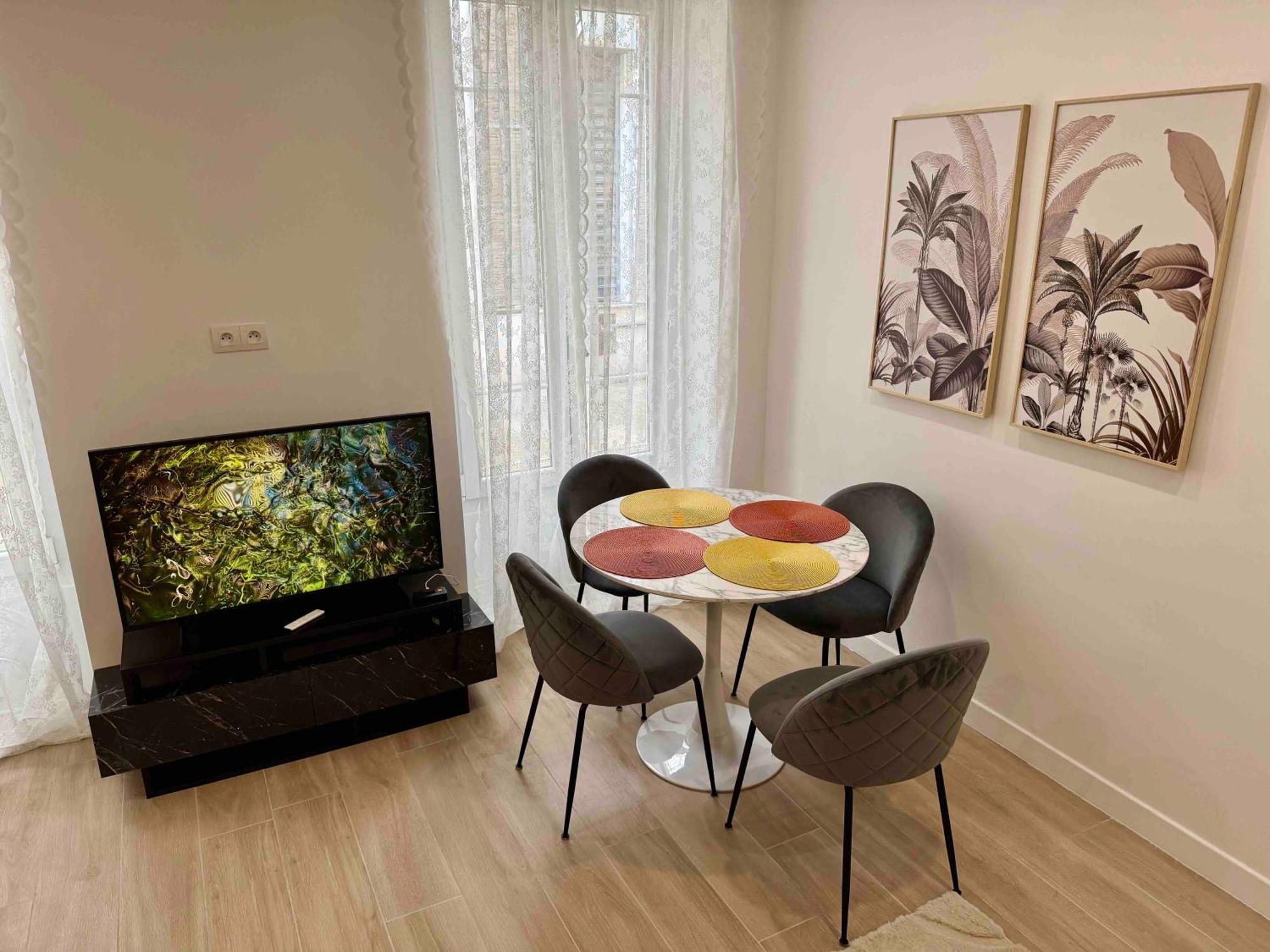 Nikaia - 2br Close To Everything