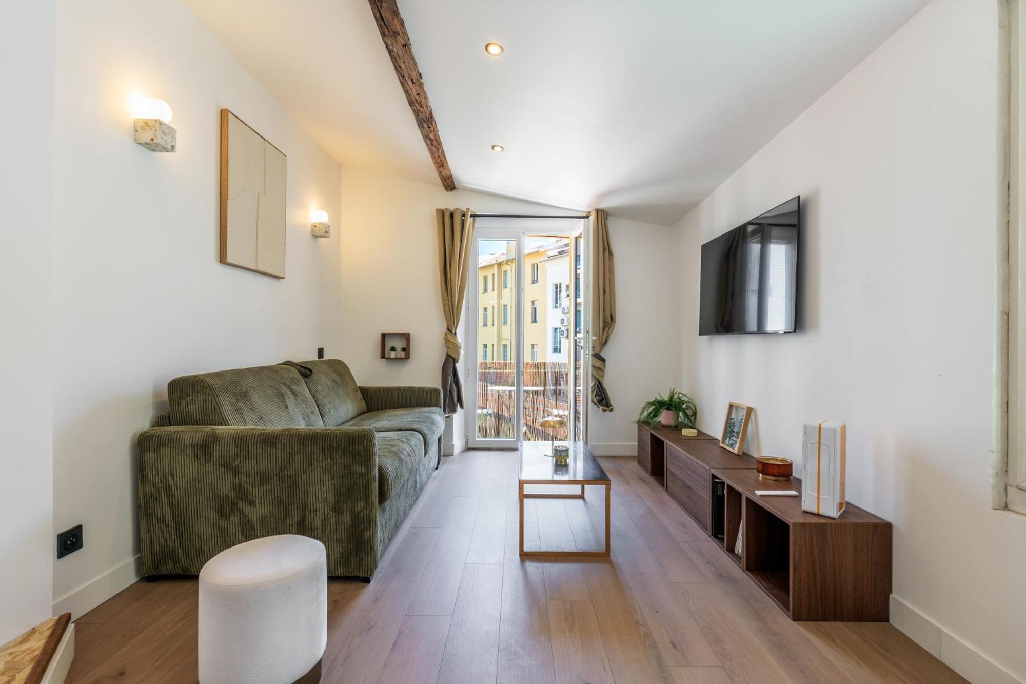 Bright 3 Close To Place Massena Nice