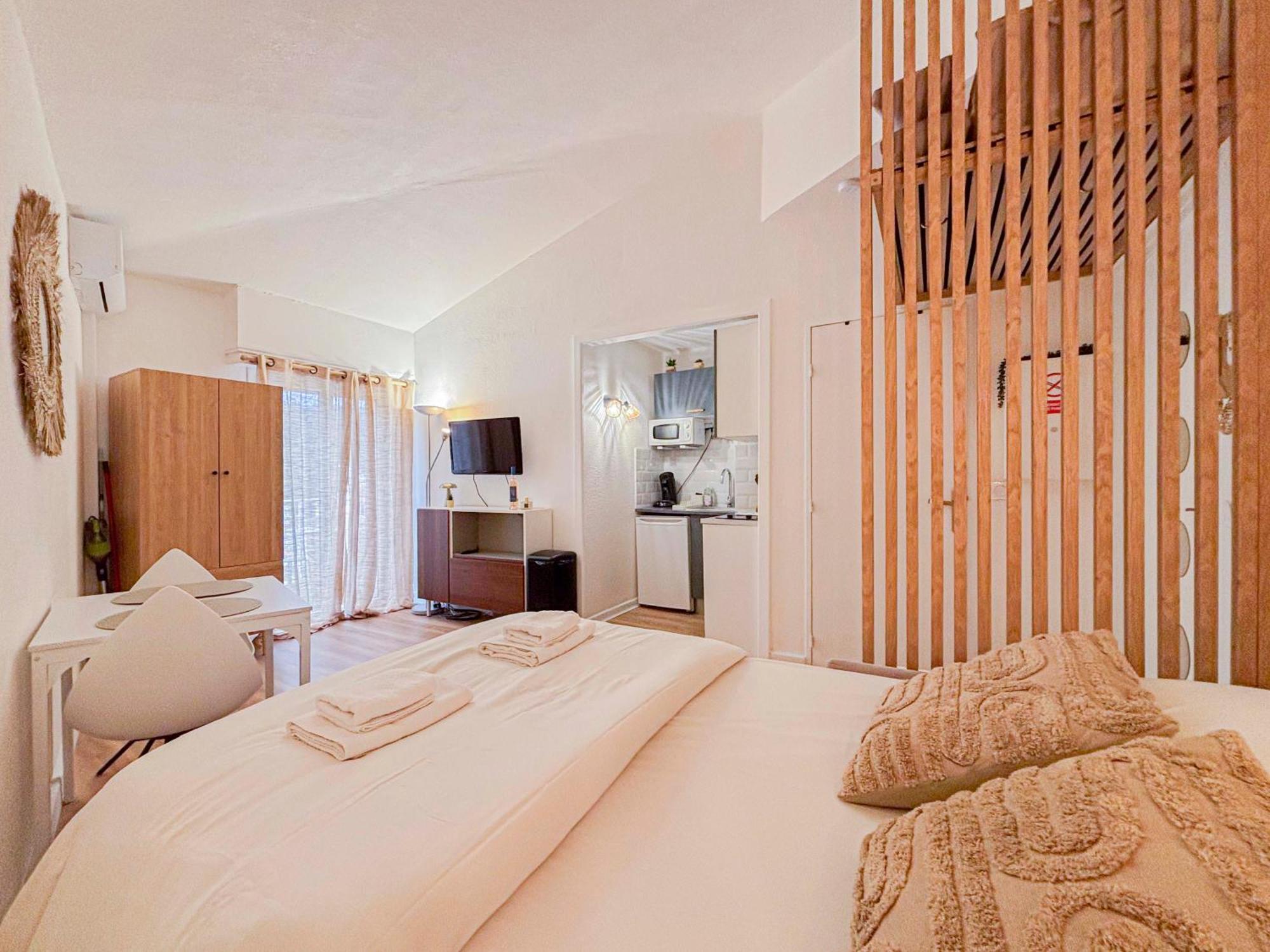 Proche - 2 Pers, Ac Apartment