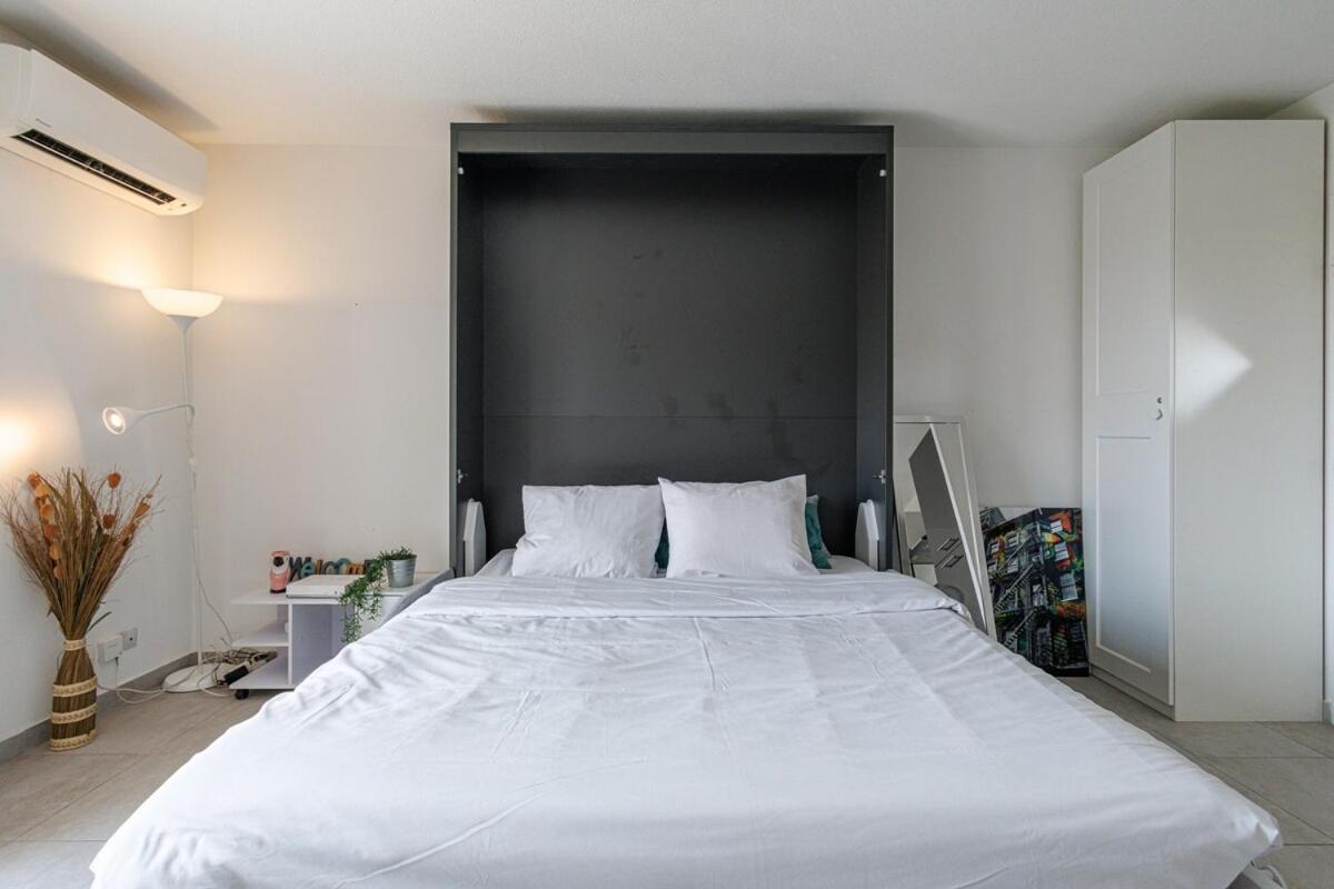 Apartment Confortable A Deux Pas De La Terrasse Nice