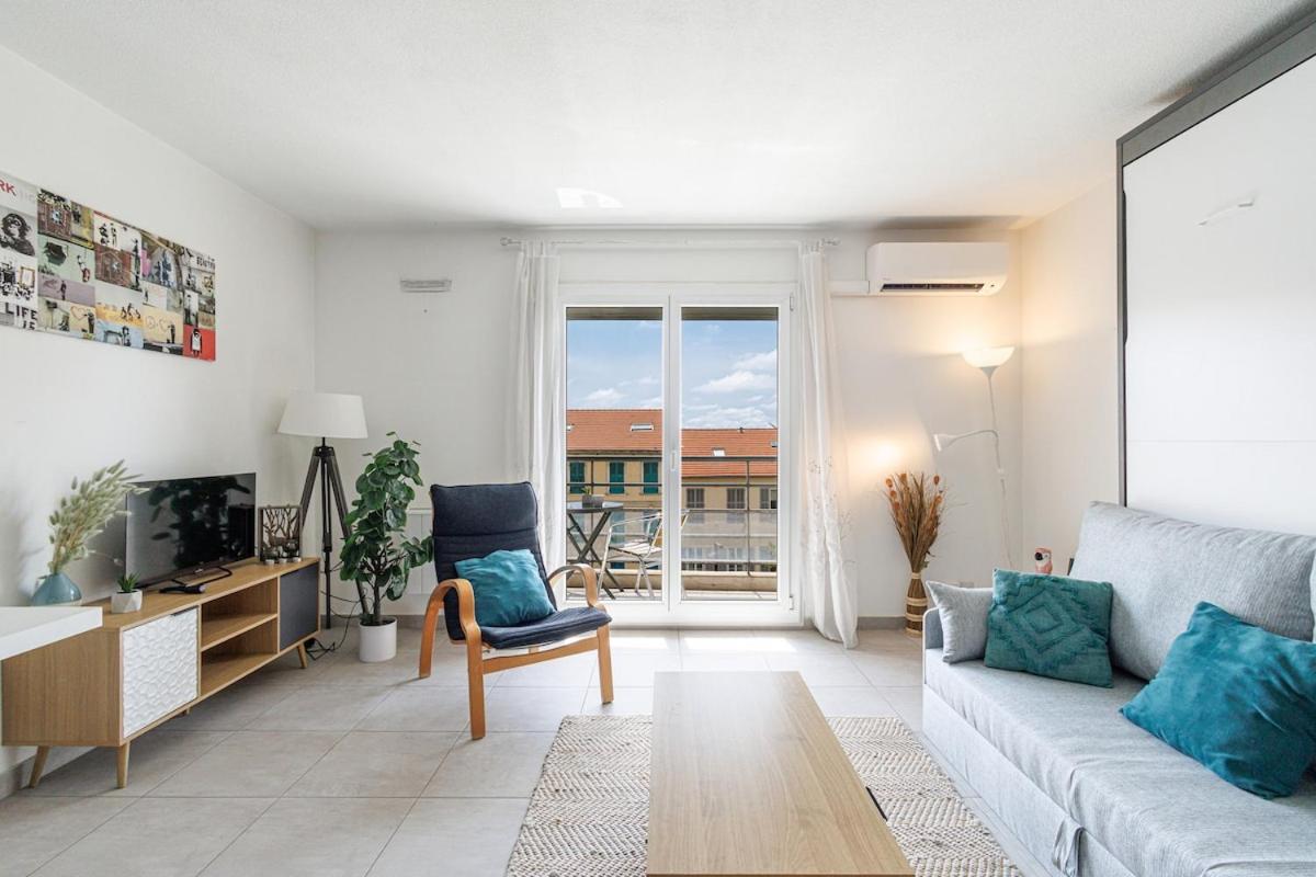 Confortable A Deux Pas De La Terrasse *