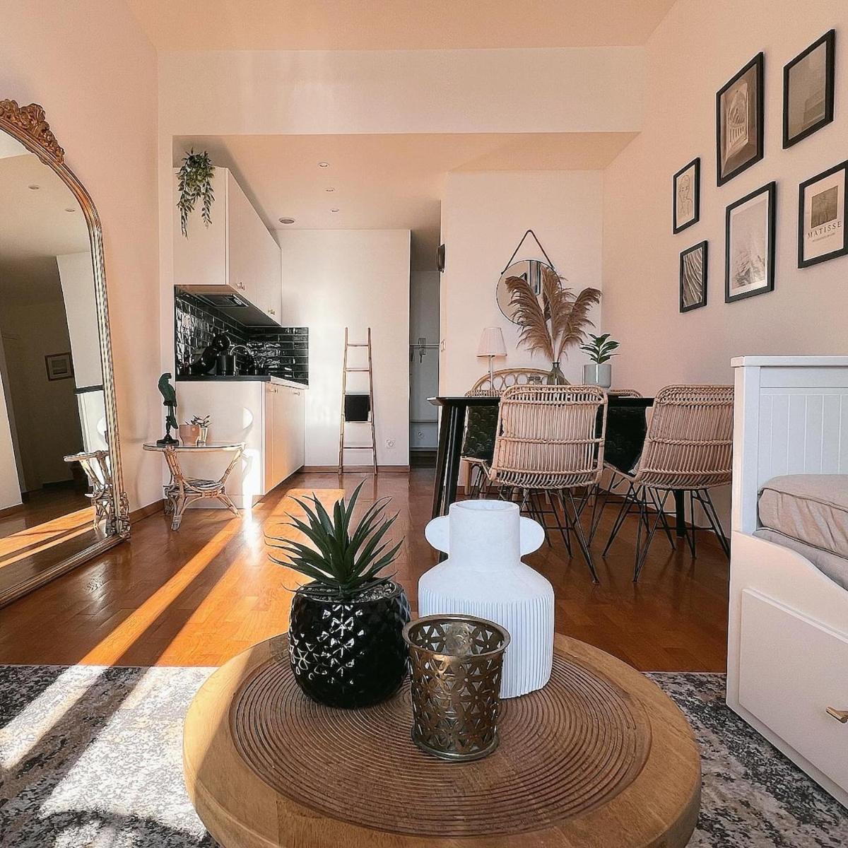 Cozy Studio, Exceptional View Of Lympia Harbor Apartment *