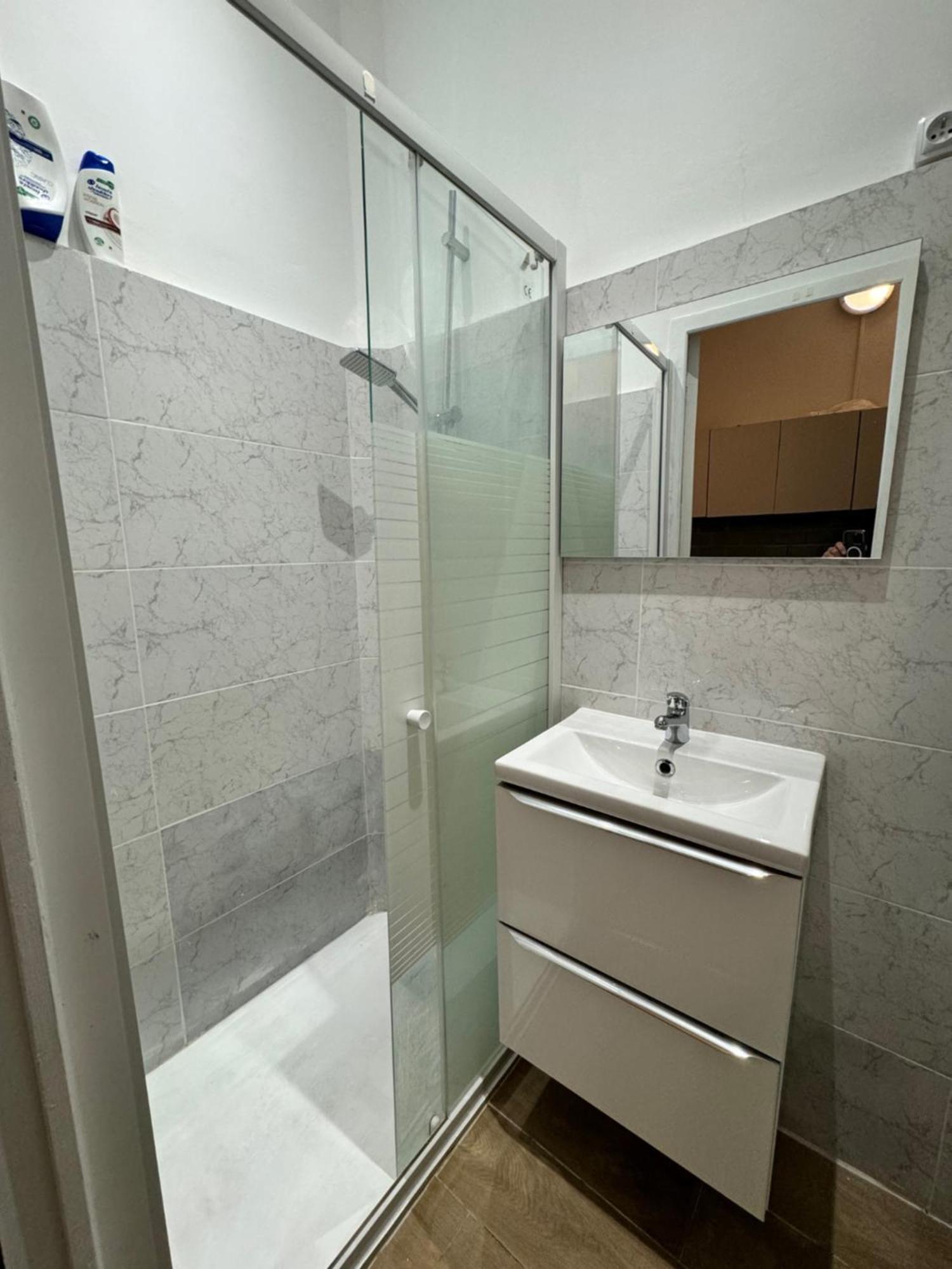 Location , Port Of Nice, Charming Flat #2 *