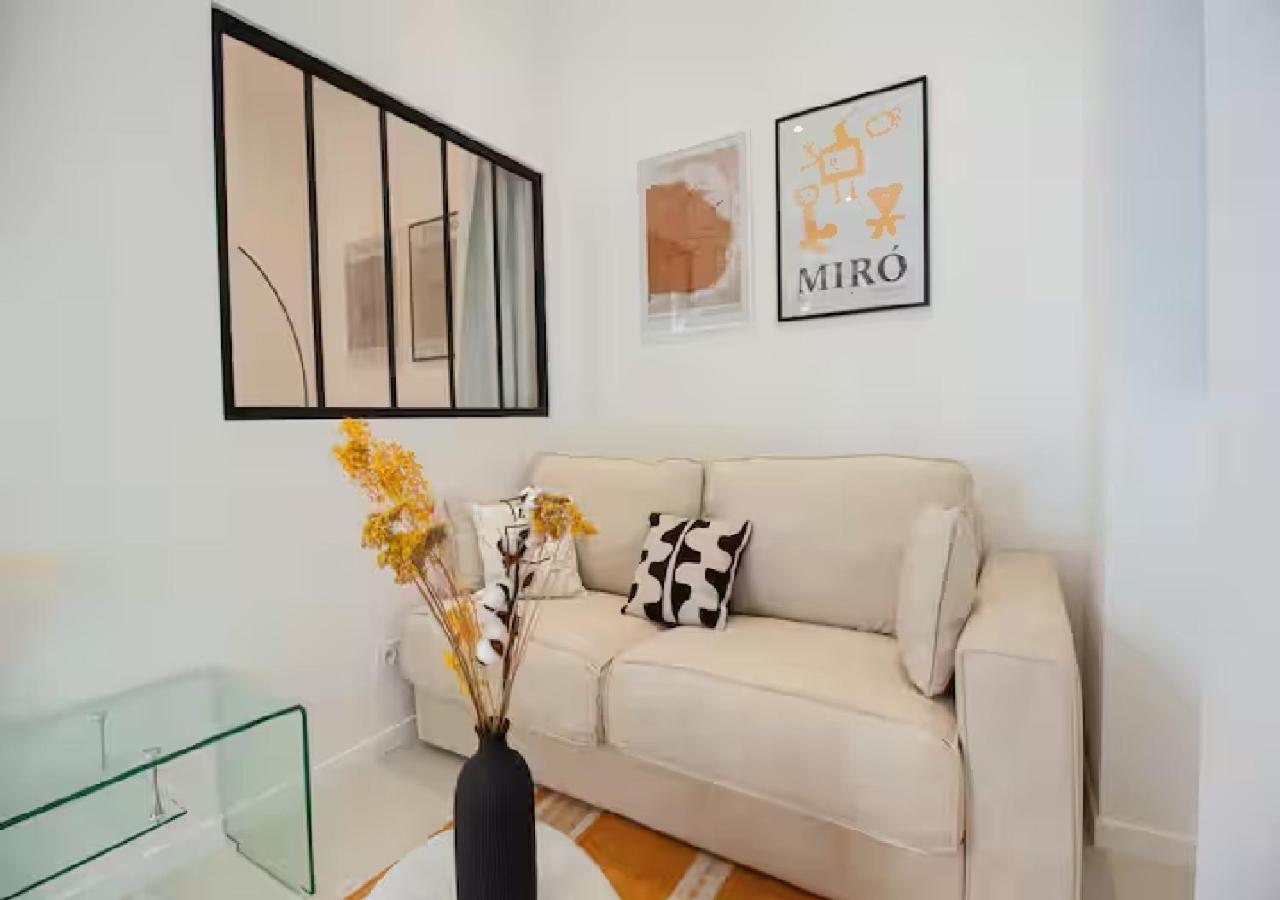 Terrasse En Bord De Promenade Des Apartment