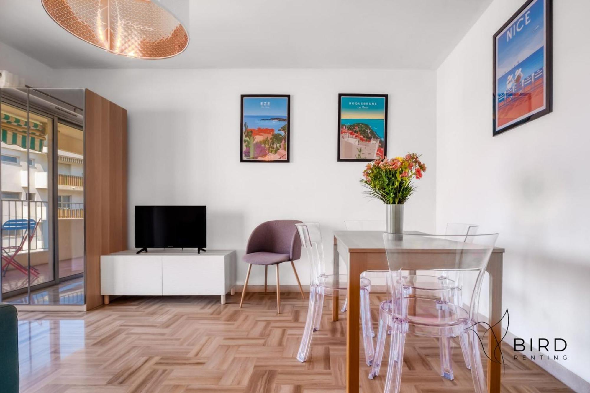 1br W Terrace & Parking * Nice