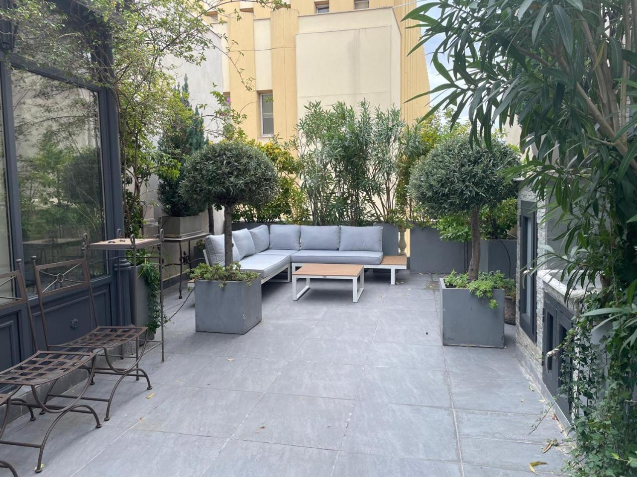 L'hibiscus D'azur Nice