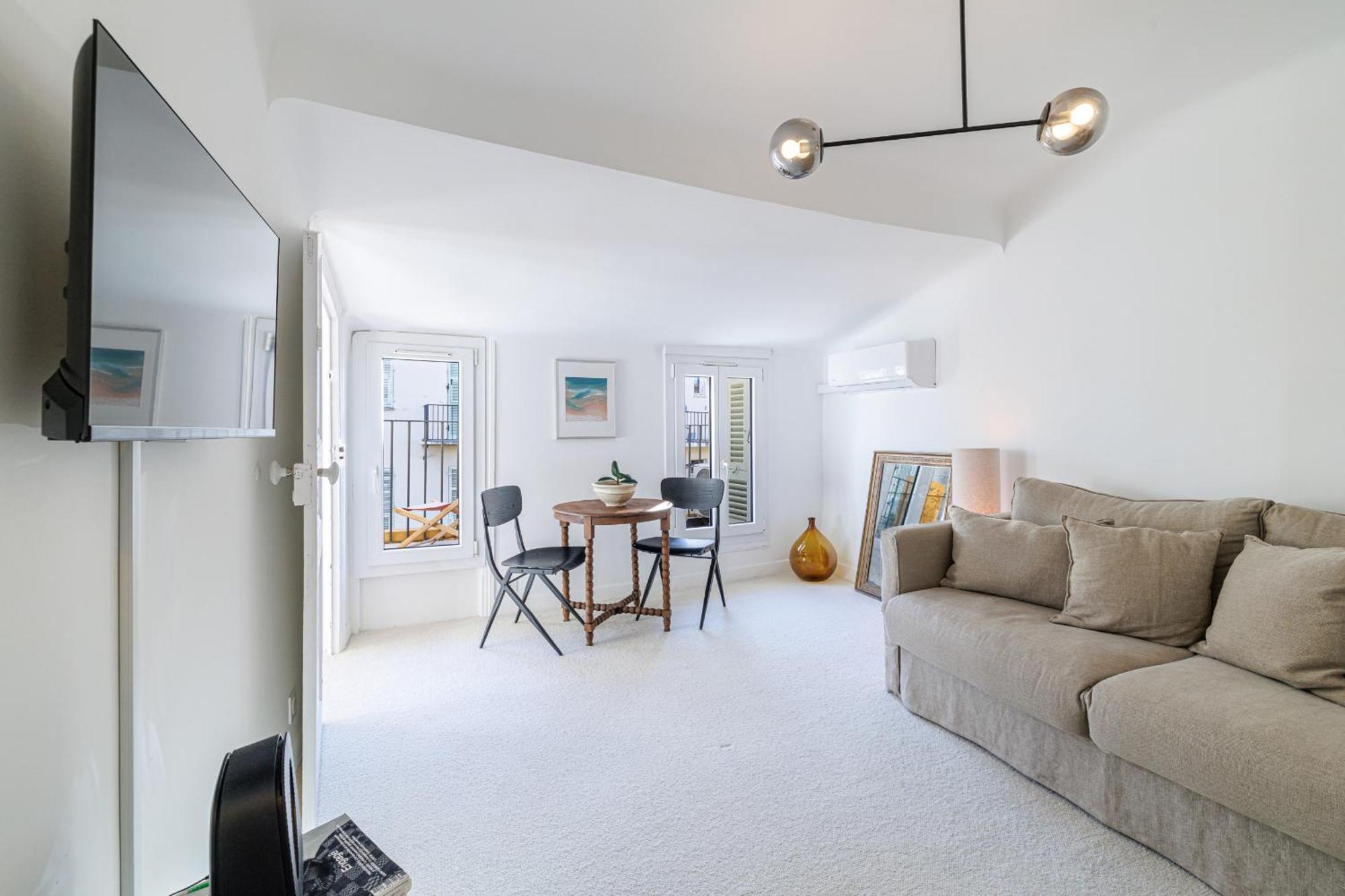 Charming Ultra 1 Bdr Apartment Nice