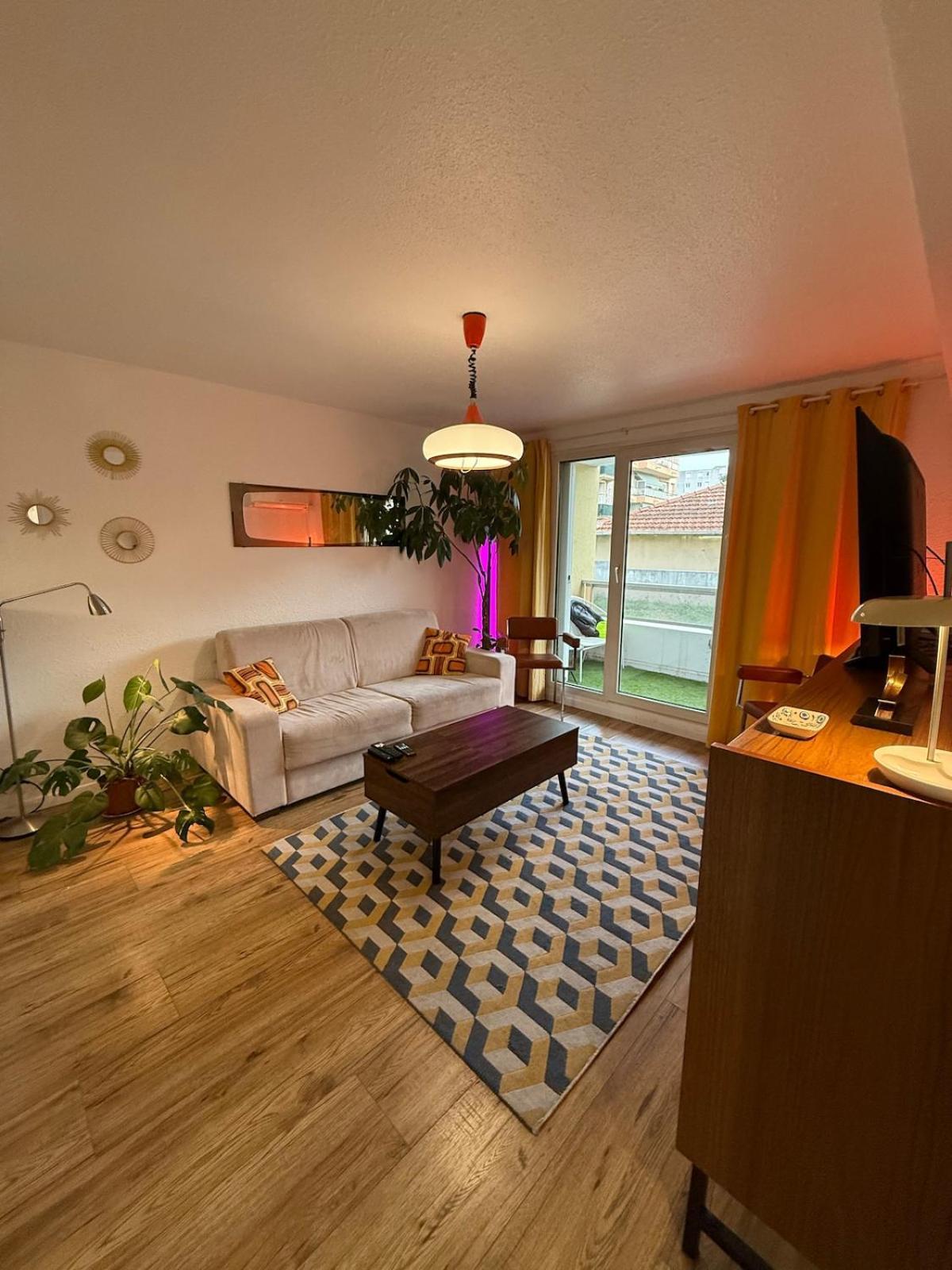 Azur Deluxe Apartment