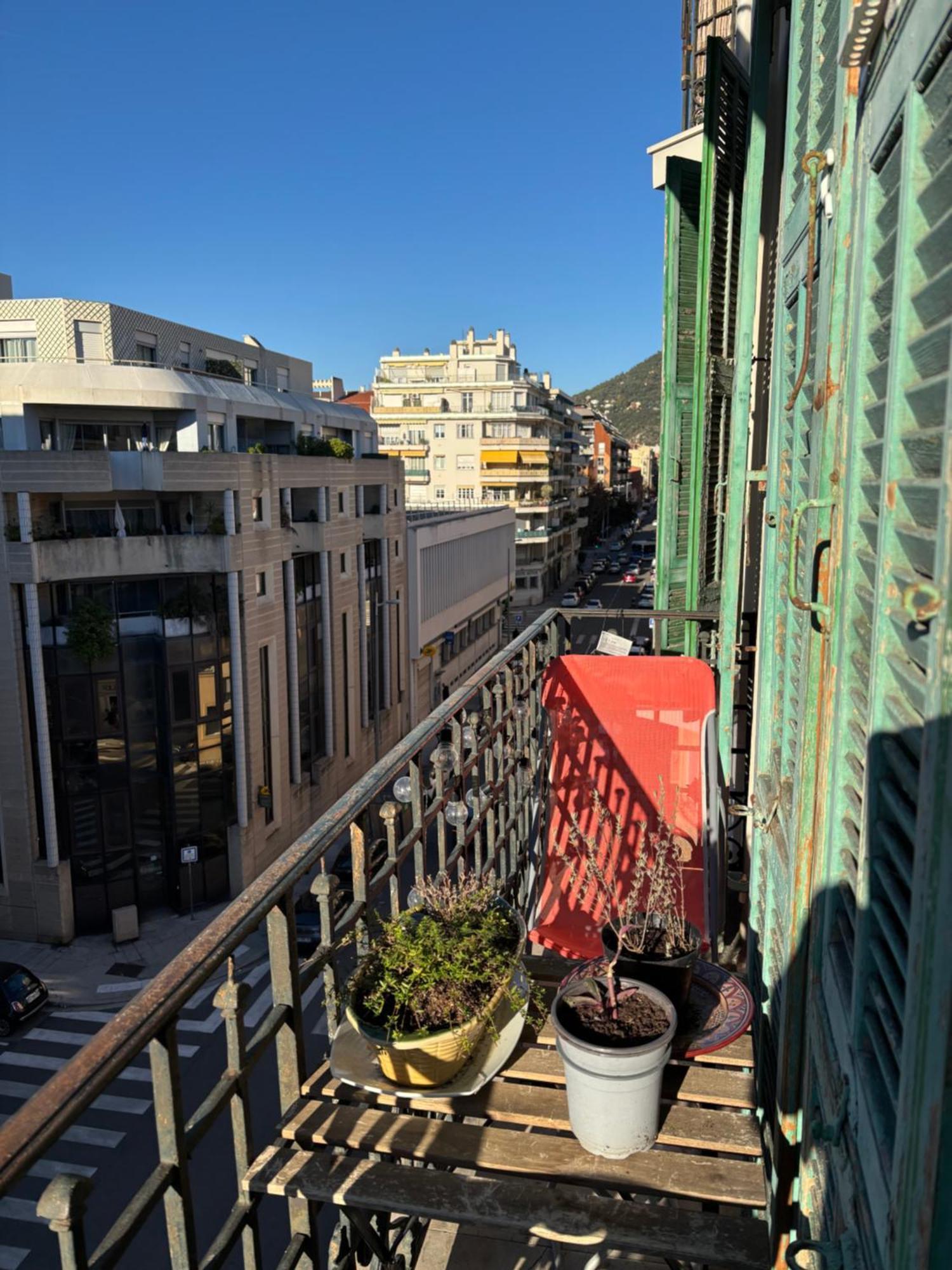 Apartment 3 Pieces Lumineuses, 3 Nuitees Minimum Nice