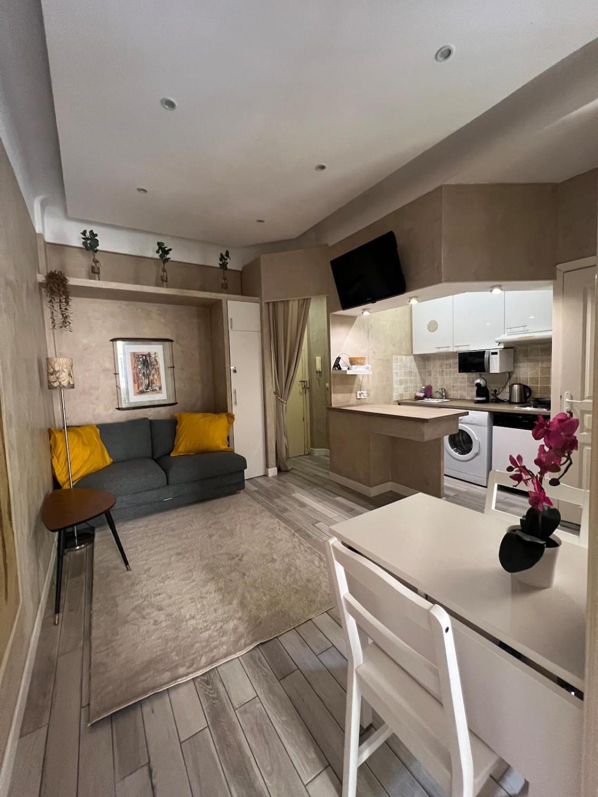 Apartment Perfectly Located 1 Bed - Port Of Nice