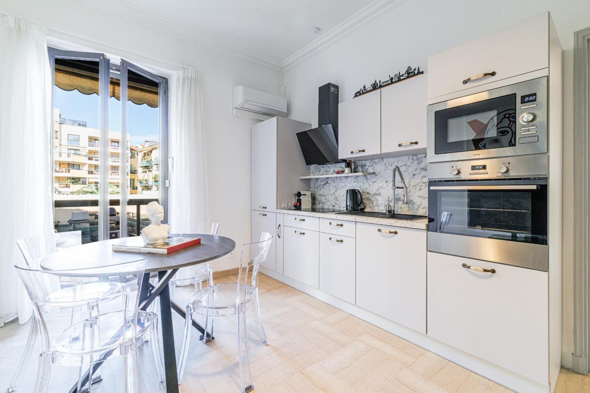 Apartment Ultra 2 Bdr - Ac & Balcony