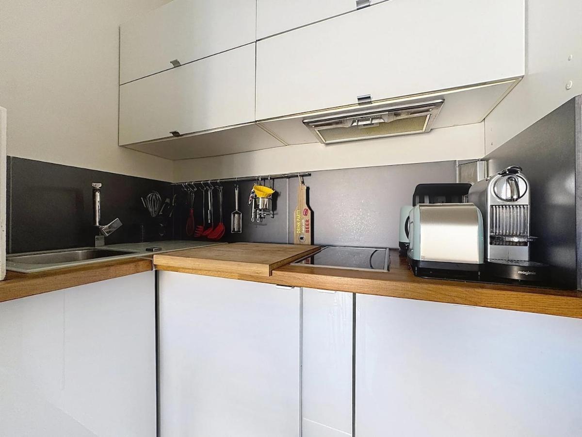 Calm & Cozy Cocoon Place Massena Downtown Apartment *