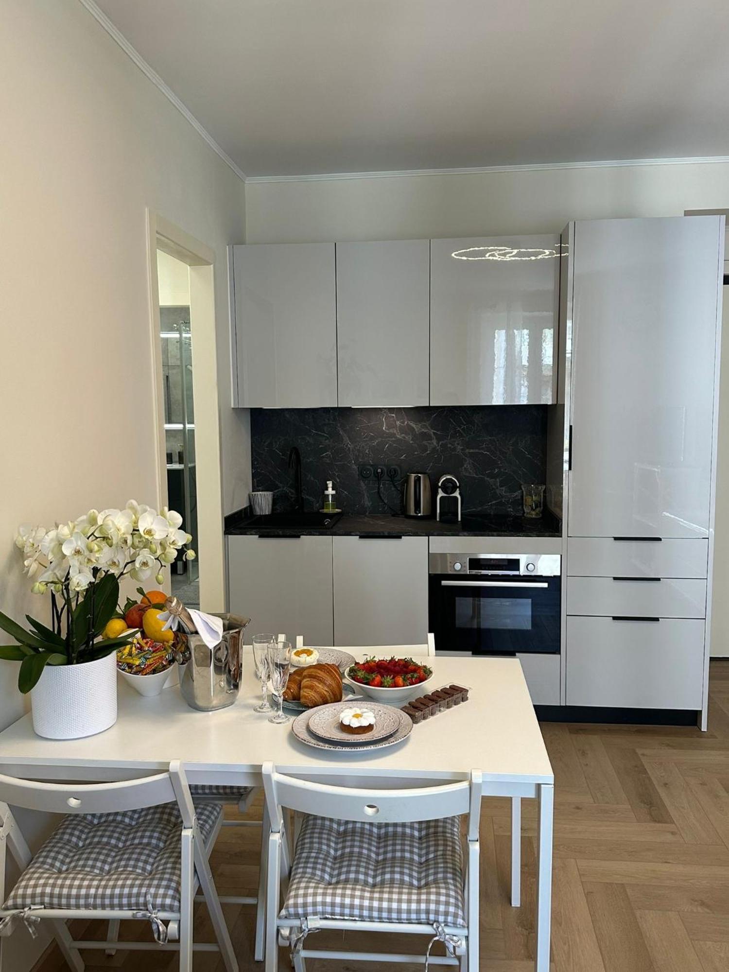 Cozy In The Heart Of Apartment *