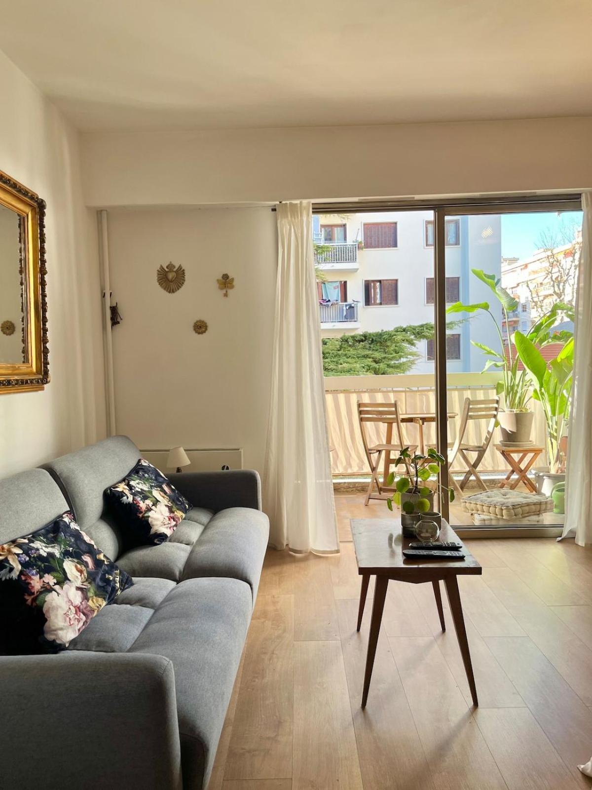 Charming 2 With Balcony * Nice