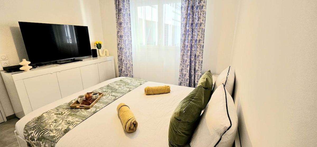 Center Nice, 10min Beach, Parking, Terrace, Direct Tram Apartment *