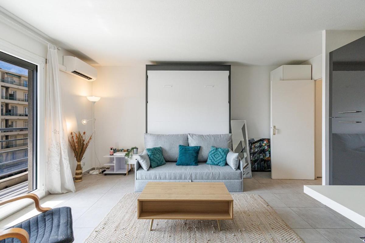 Confortable A Deux Pas De La Terrasse Apartment *