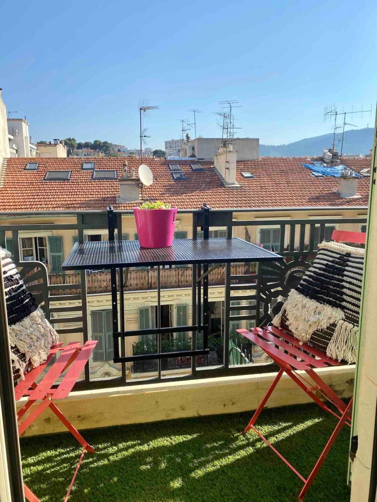 Apartment Cosy Et Lumineux 2 Pieces Au Coeur De Nice