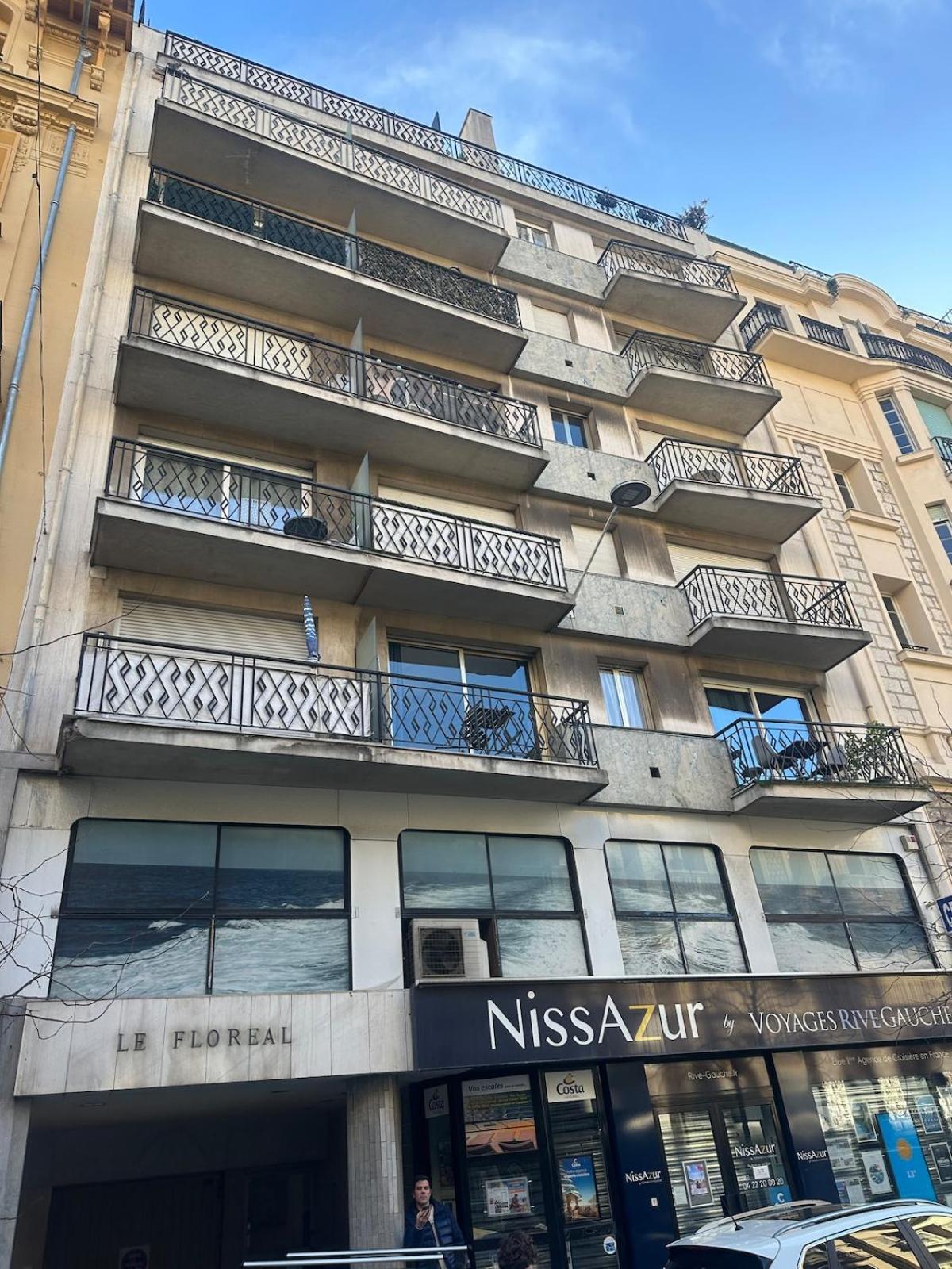 Quiet Modern In The Very Heart Of Apartment