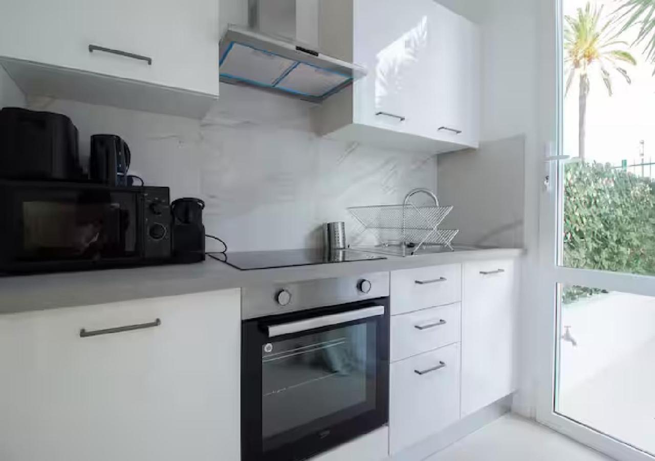 Terrasse En Bord De Promenade Des Apartment