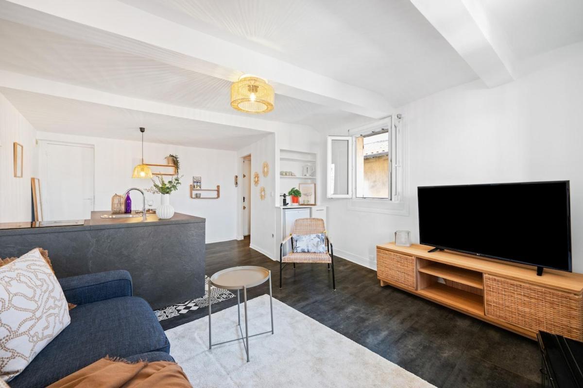 Apartment Charming Typical In The Heart Of Vieux Ac