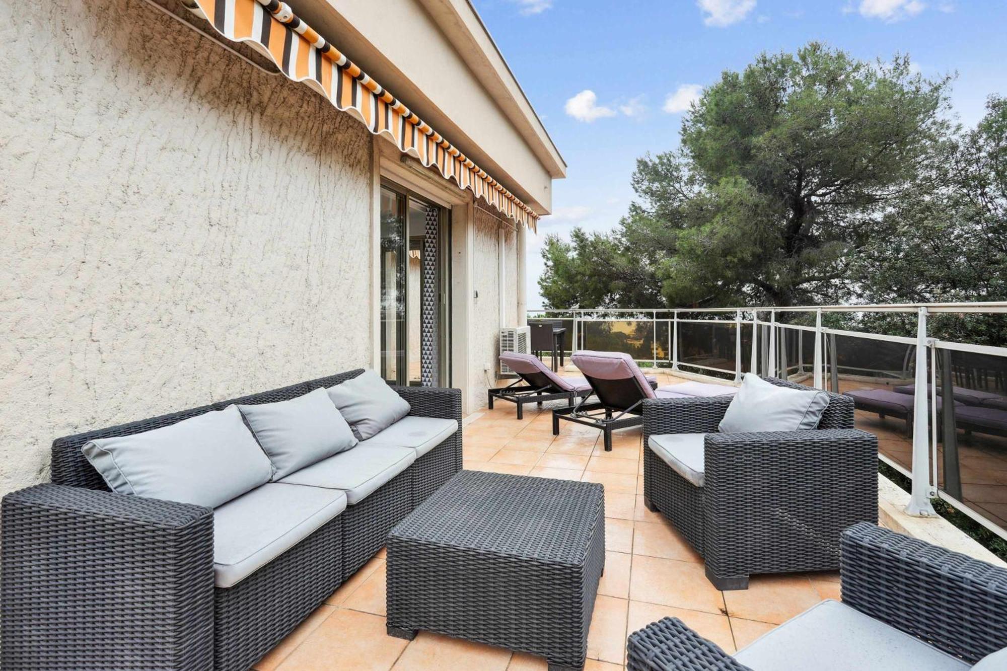 Apartment Grande Terrasse Et Vue Mer, Tres Calme