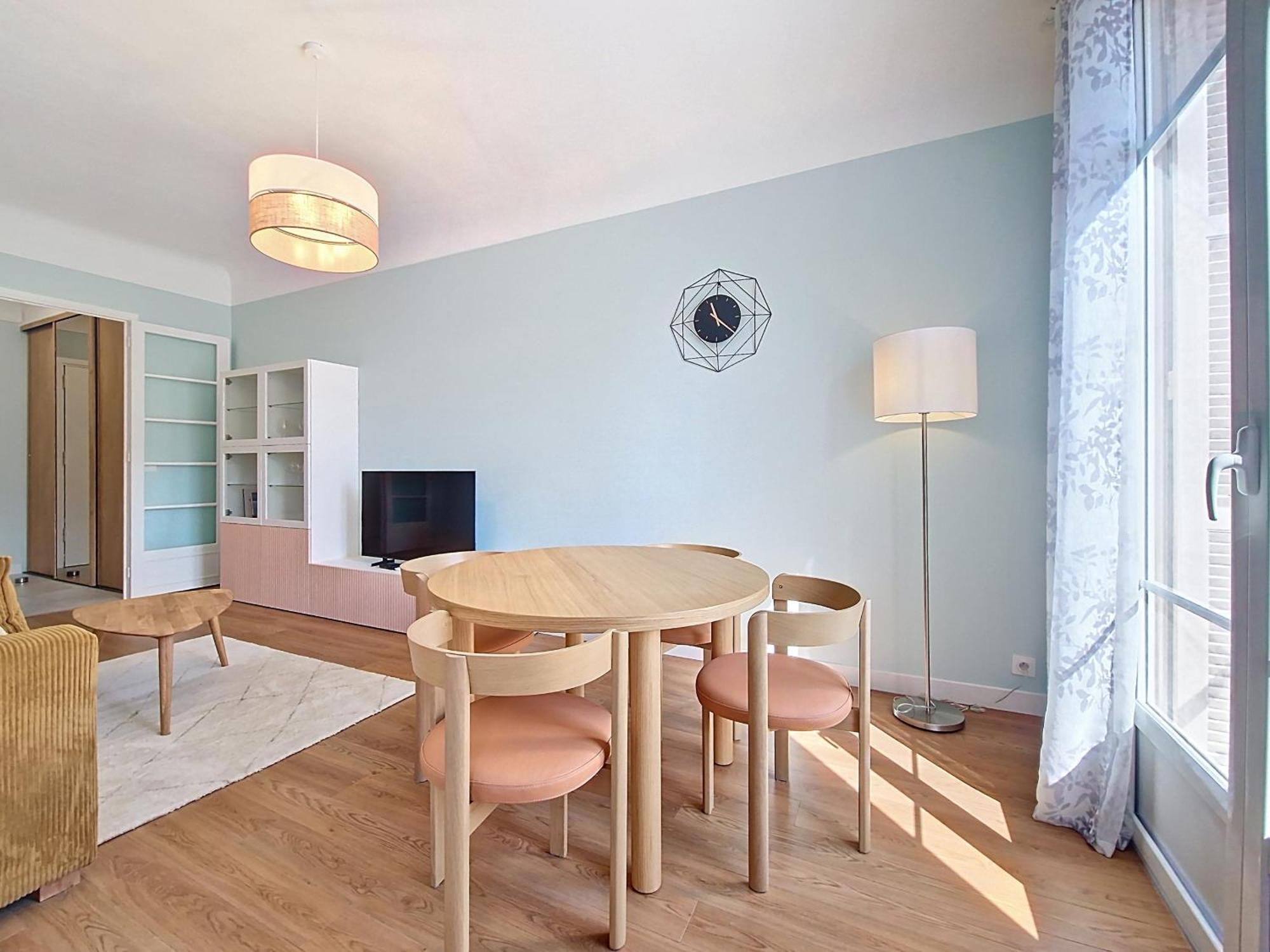 Nestor&jeeves - Blue Pastel Promenade - Spacious - Close Sea Apartment