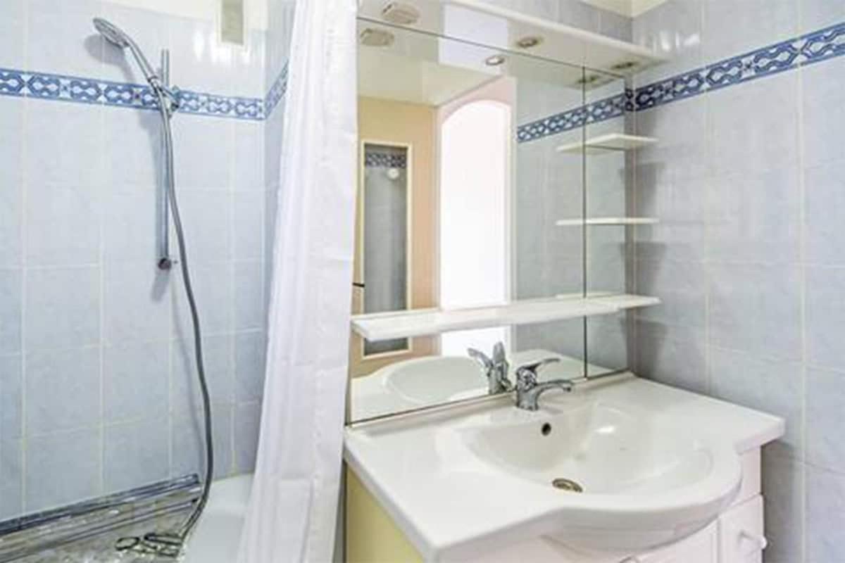 Apartment Espace Anahit 2 Piece Meuble Avec Balcon, Proche Tram Magnan Et Plages Bail Mobilite *