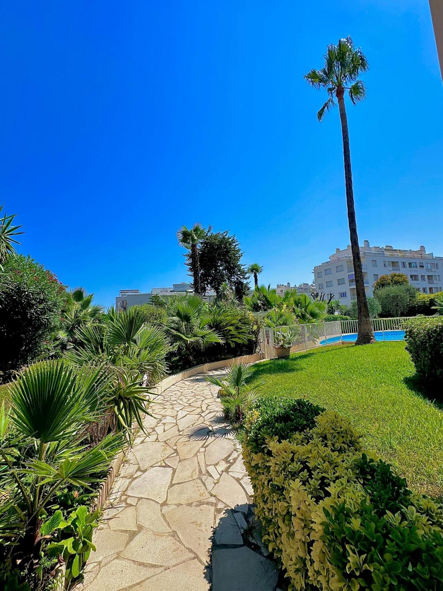 Superbe Climatise Avec Piscine, Terrasse Et Parking Prive - Proche Promenade Des