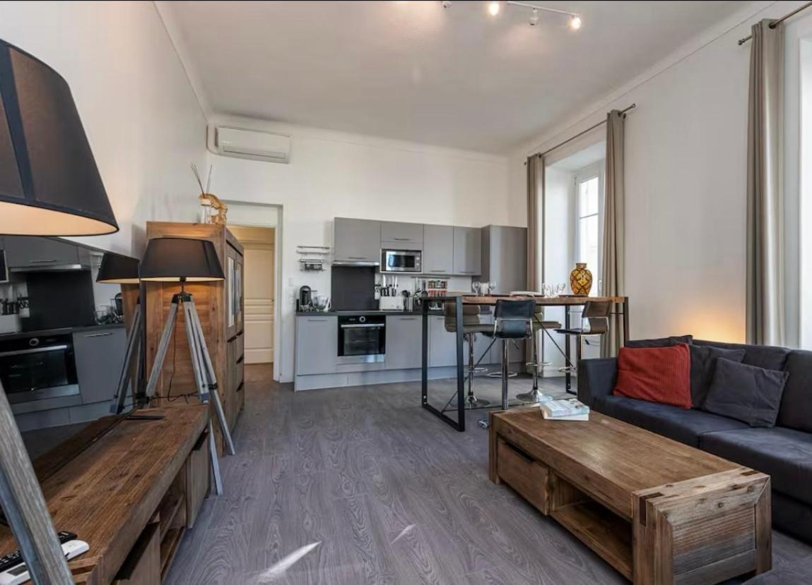 2 Jean Medecin * Nice