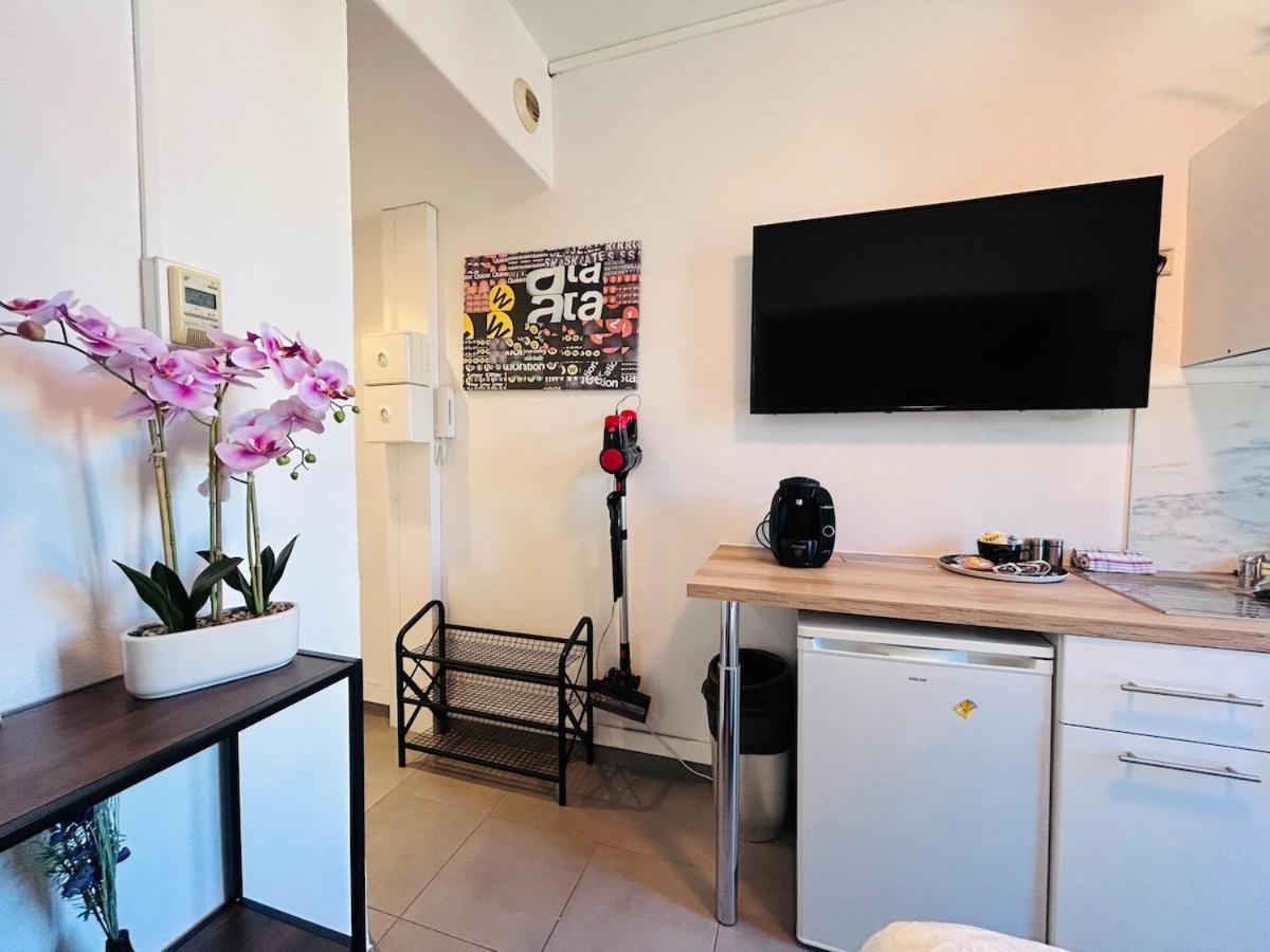 Renove Et Meuble Le Coeur De A Vos Pieds Nice