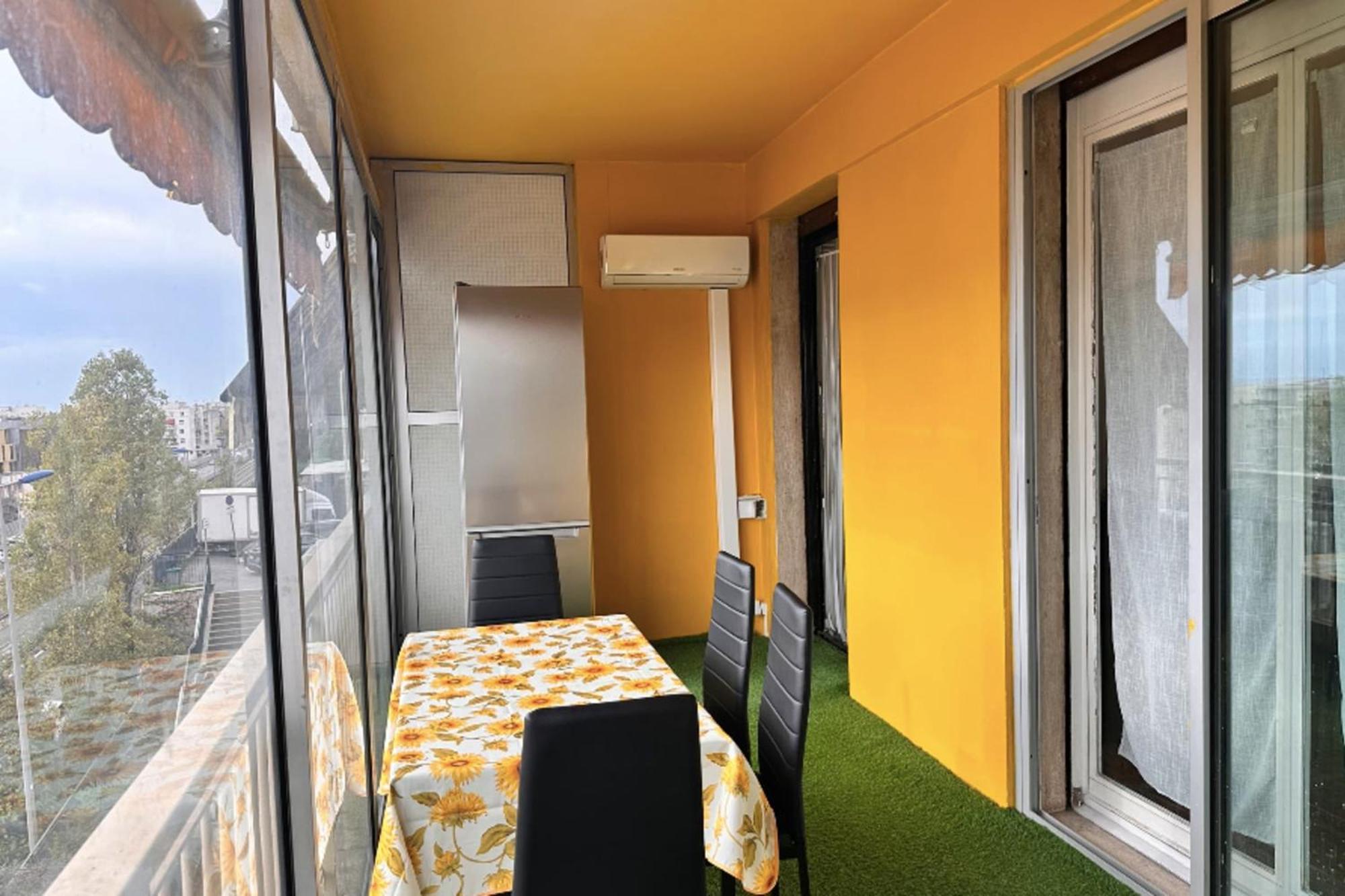 Apartment With Veranda 5min Walk To The *