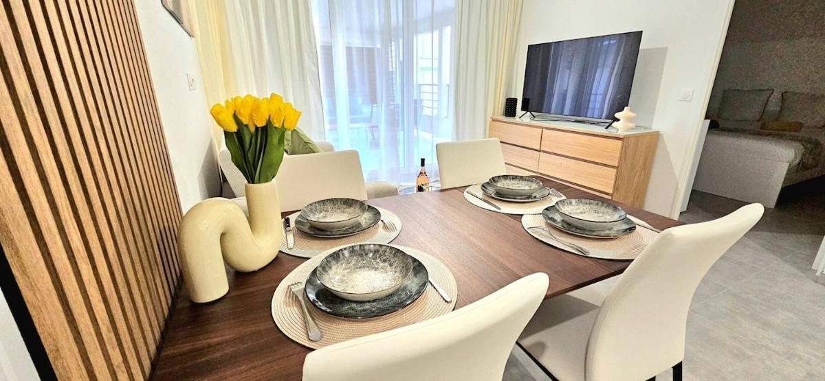 Center Nice, 10min Beach, Parking, Terrace, Direct Tram * Nice