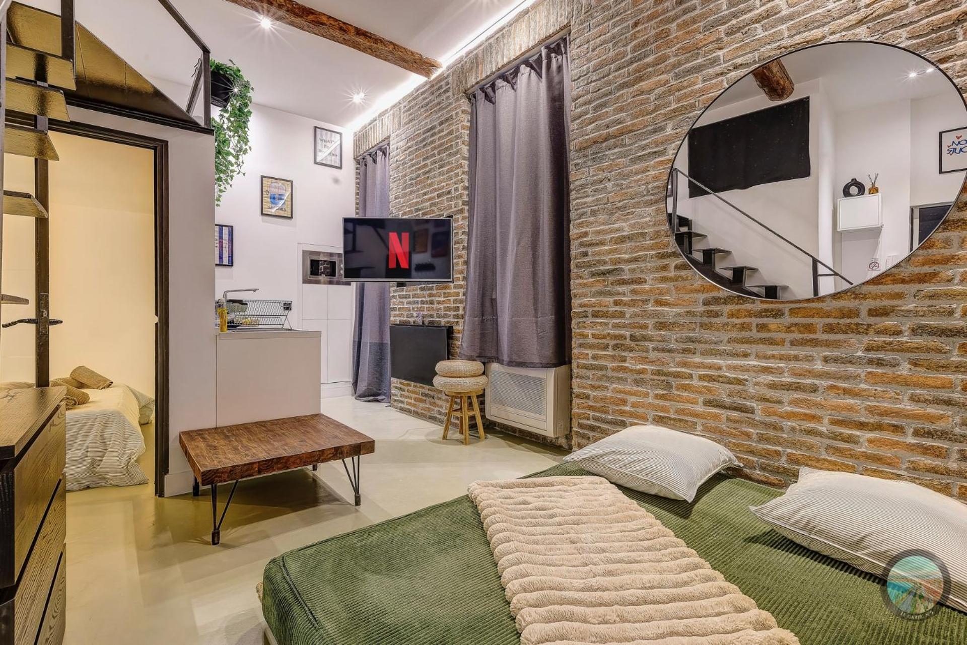 Appartement Chic Industrial Loft Quiet Garibaldi Ac Balcony *