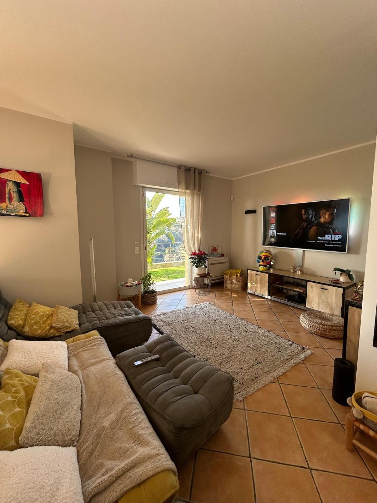 Avec Piscine Sur Les Collines De Bellet *