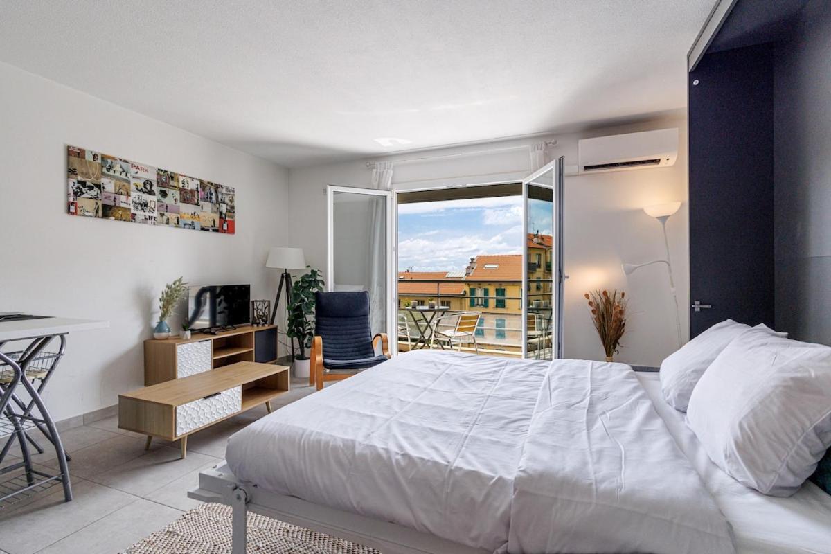 Apartment Confortable A Deux Pas De La Terrasse Nice