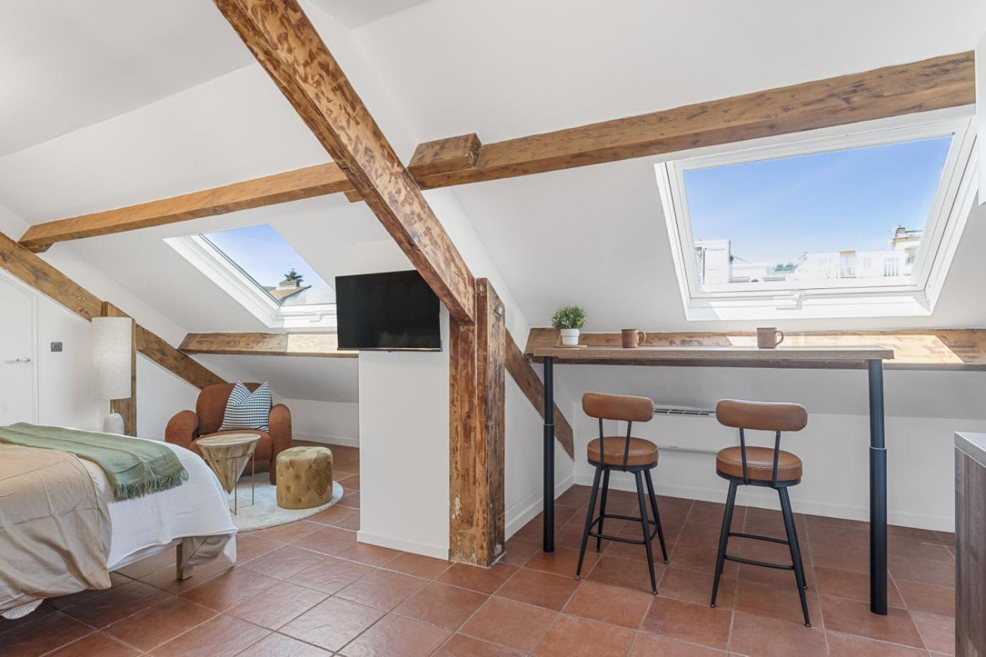 Sous Les Toits, Centre Nice