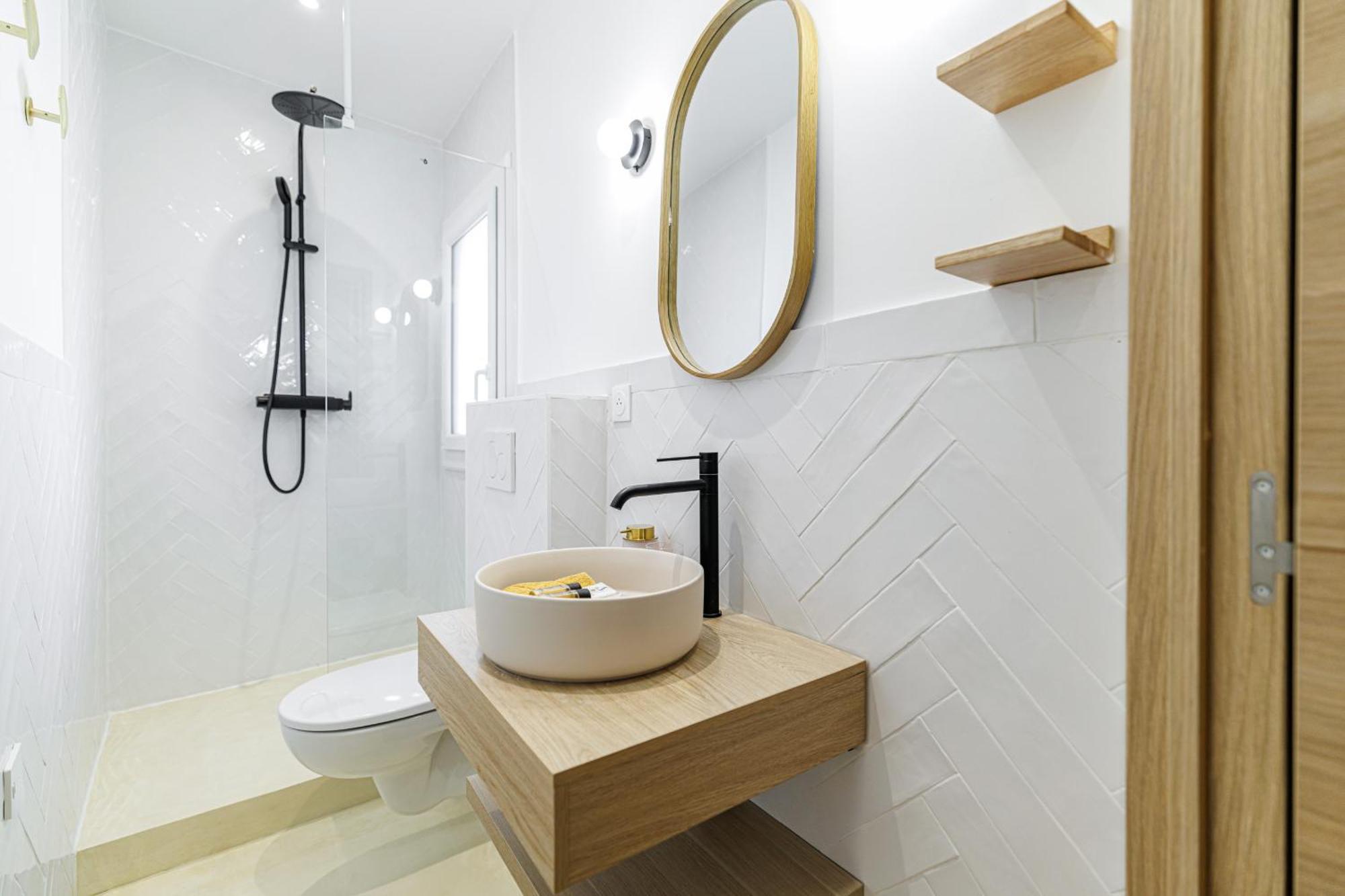 62 Carnot Lot 7 - Duplex Atypique- Climatise - 2 Nice