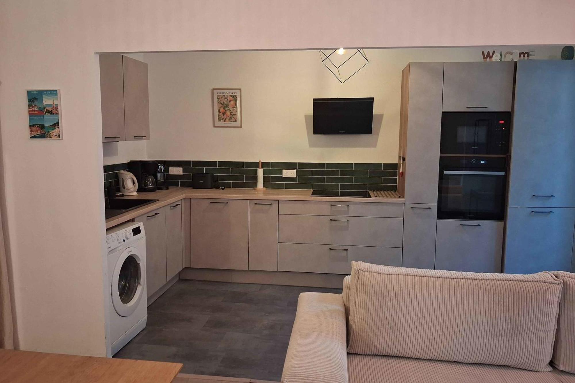 Apartment Charming Bright In